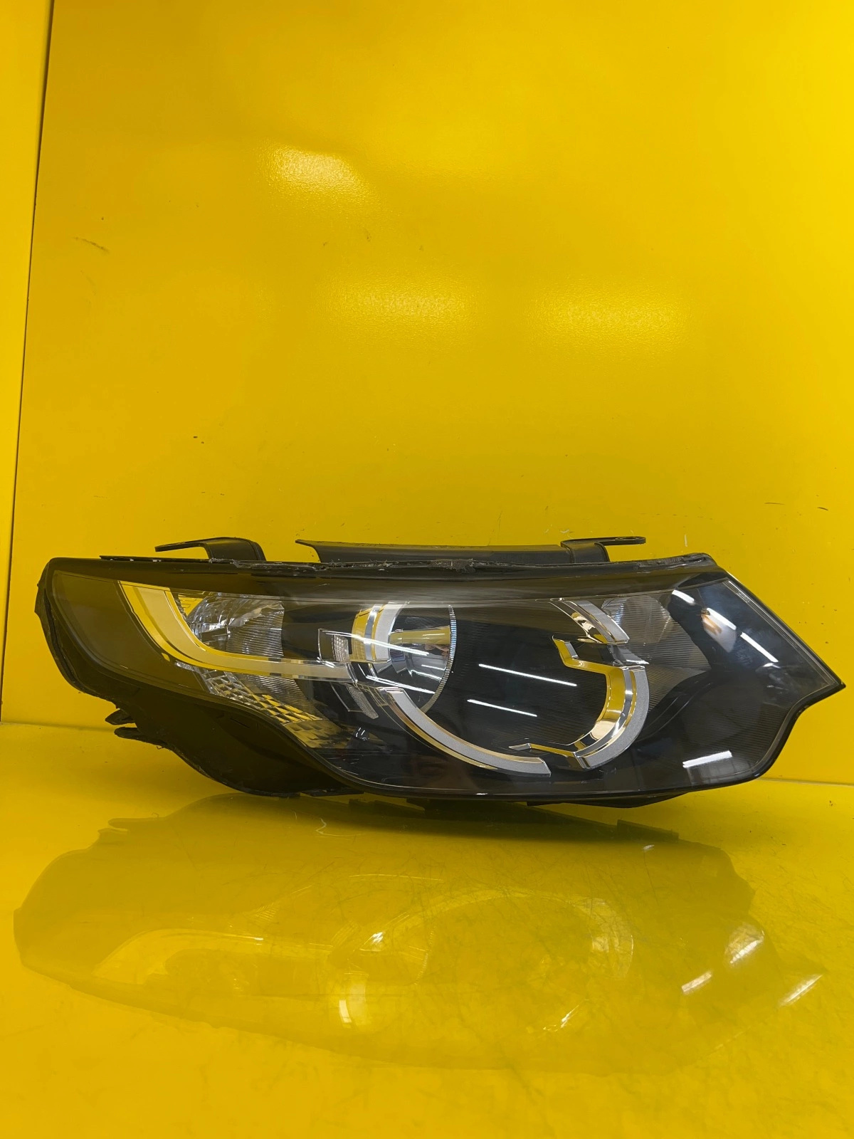 Phare droit Discovery Sport L550 Normal FK72-13W029-BG Autolamps Phare droit Discovery Sport L550 Normal FK72-13W029-BG