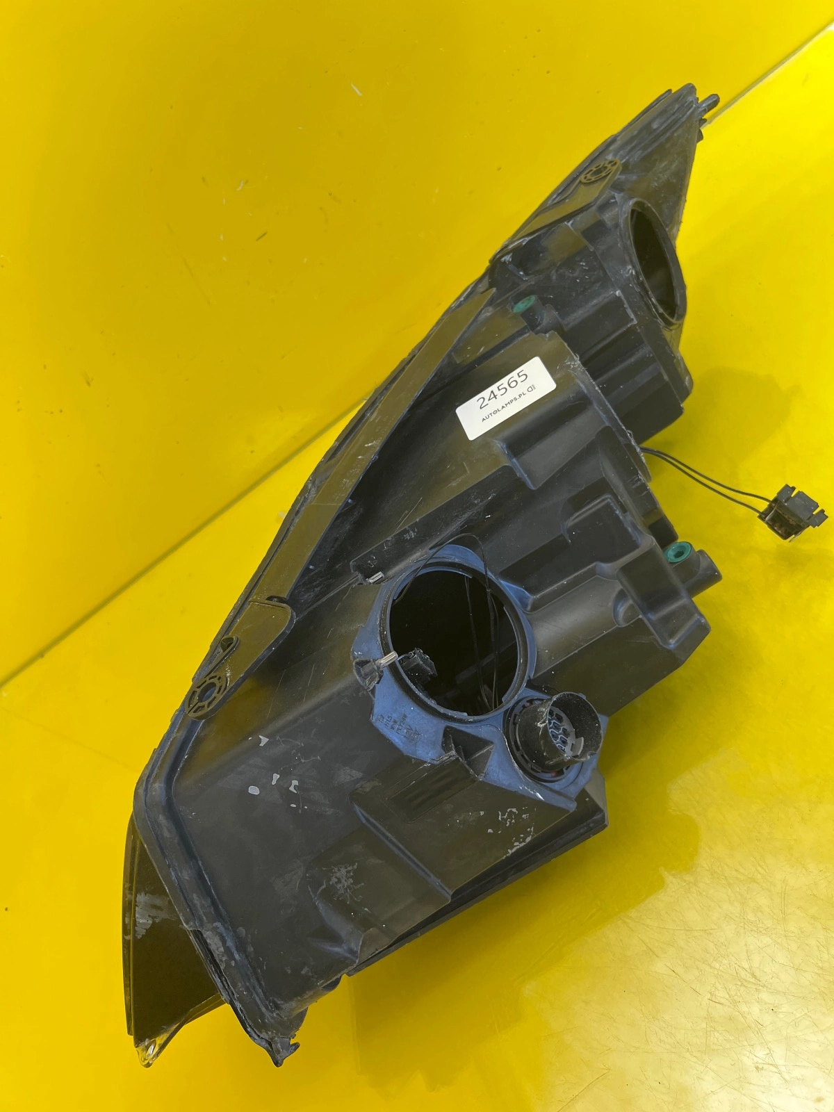 Phare droit Discovery Sport L550 Normal FK72-13W029-BG Autolamps 2 Phare droit Discovery Sport L550 Normal FK72-13W029-BG