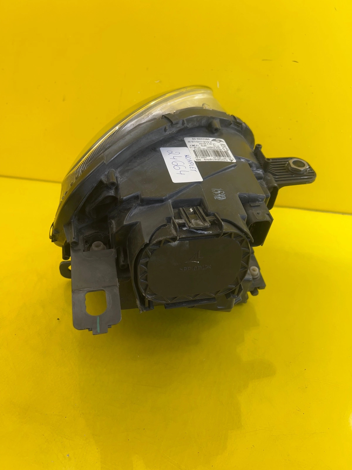 Phare Gauche Droit Mini Countryman R60 Bi-Xenon 9802269 Autolamps 11 Phare Gauche Droit Mini Countryman R60 Bi-Xenon 9802269