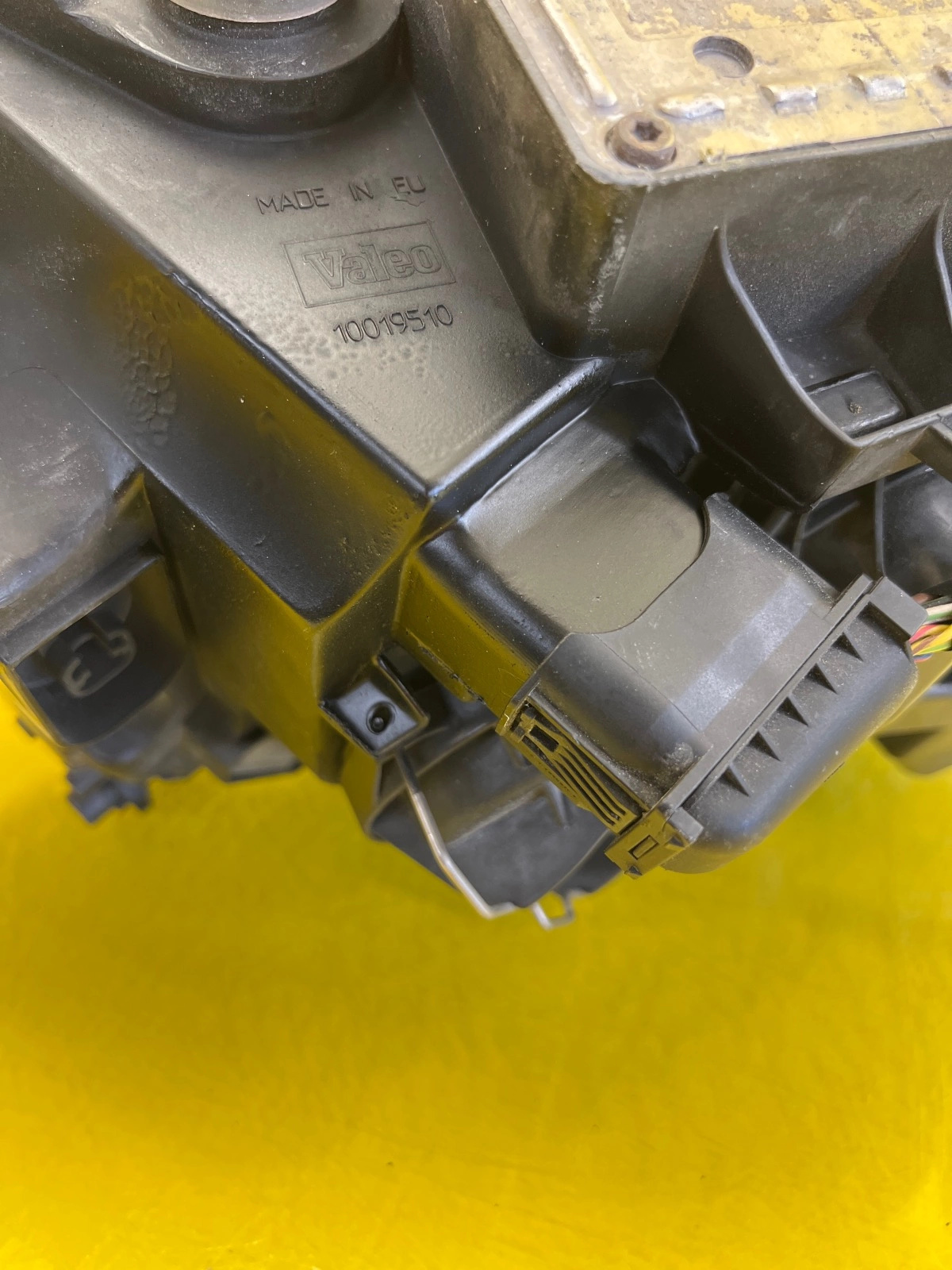 Phare gauche BMW 1 E81 E87 E82 Xenon 6924489 Autolamps 6 Phare gauche BMW 1 E81 E87 E82 Xenon 6924489