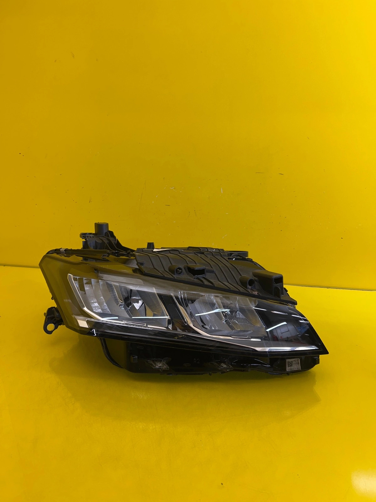 Phare droit Peugeot 308 III LED 21- 98491162-80 Autolamps Phare droit Peugeot 308 III LED 21- 98491162-80