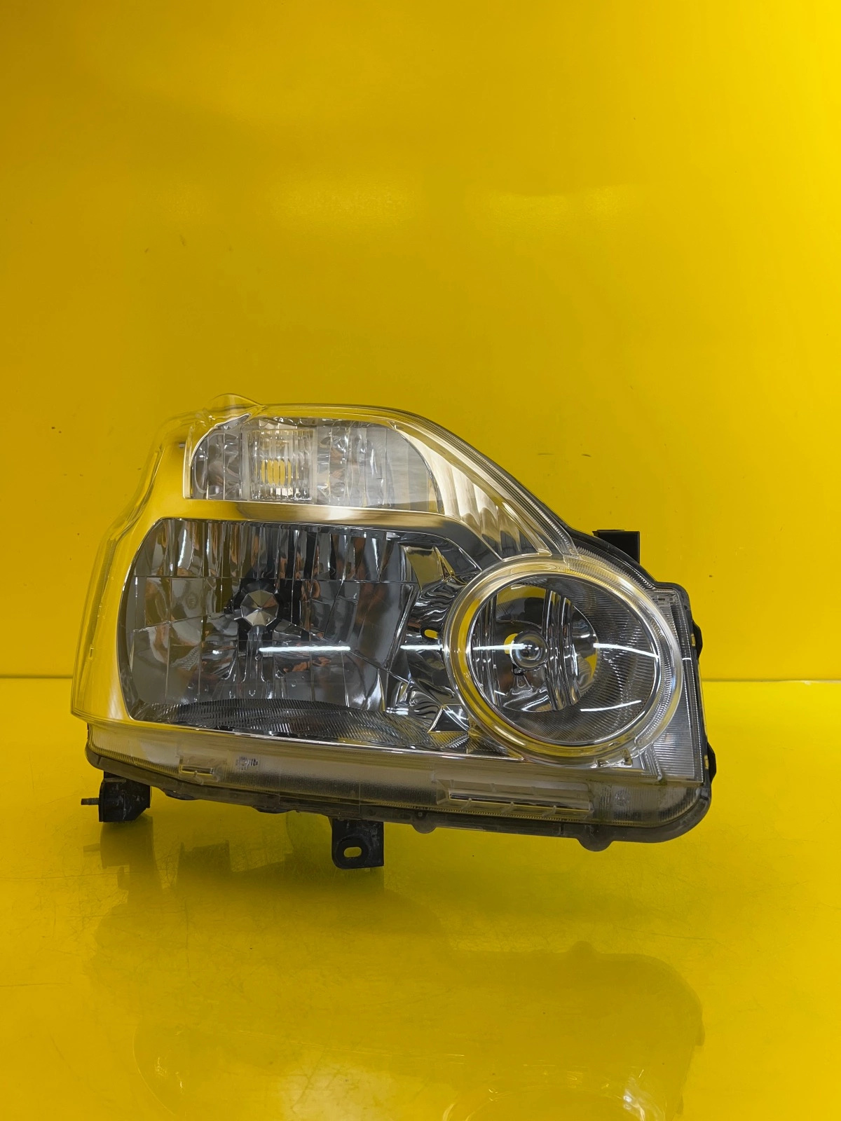 Phare droit Nissan X-Trail T31 26025JG40A Autolamps Phare droit Nissan X-Trail T31 26025JG40A