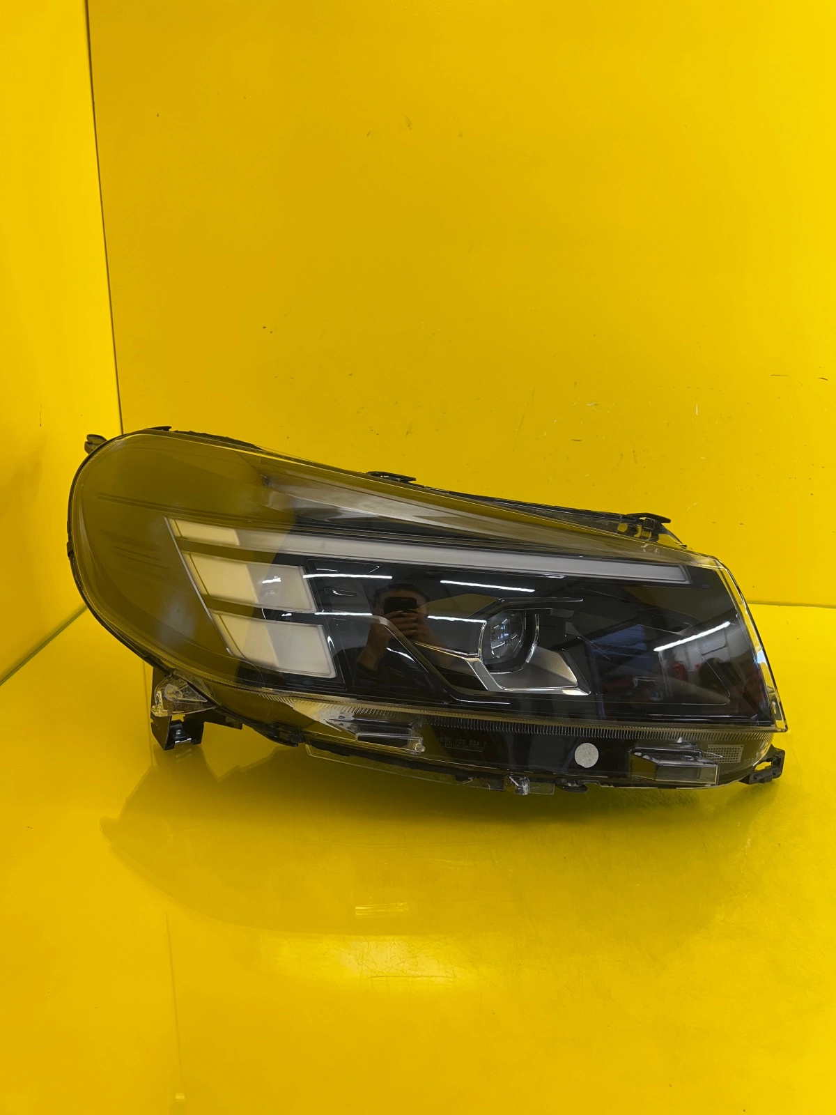 Phare avant droit Opel Vivaro C Zafira D Lift Full Led 9847209880 Autolamps Phare avant droit Opel Vivaro C Zafira D Lift Full Led 9847209880