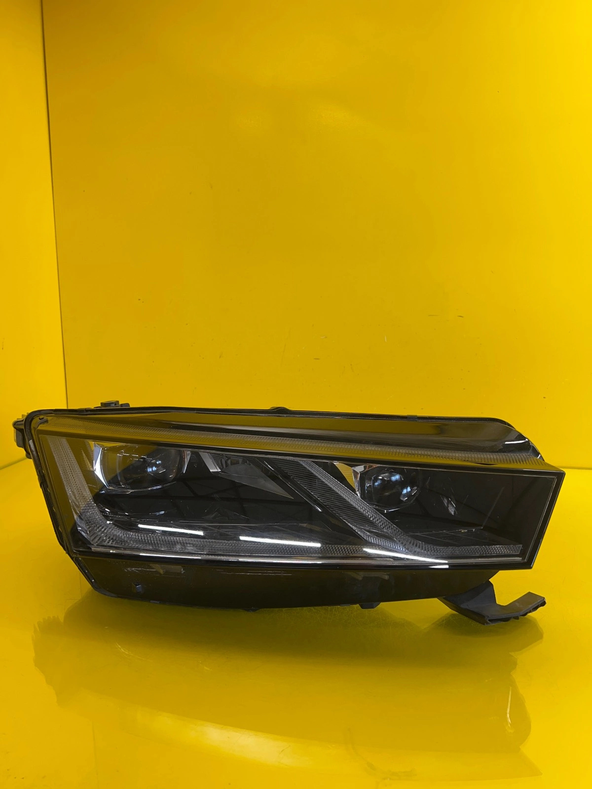 Phare droit Skoda Octavia IV 4 Full Led 5E4 20- 5E4941016A Autolamps Phare droit Skoda Octavia IV 4 Full Led 5E4 20- 5E4941016A