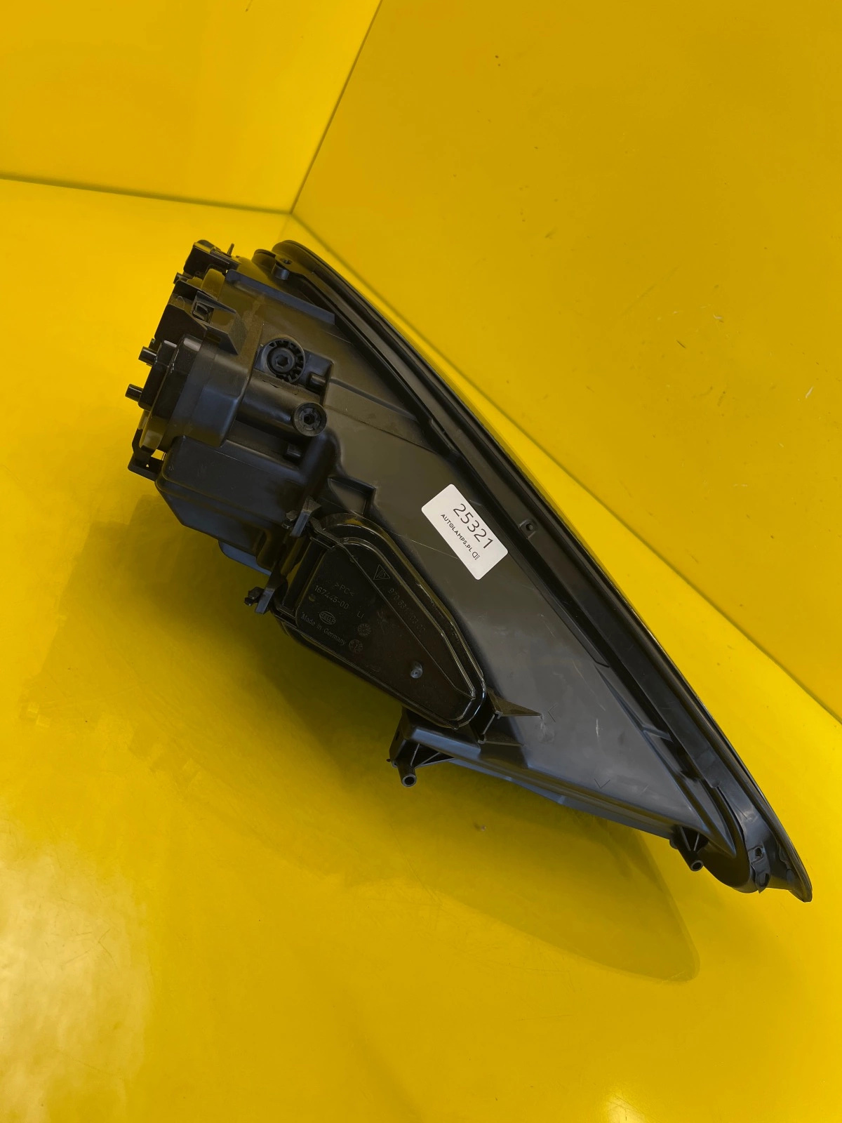 Phare gauche Porsche Panamera 970 09- Xenon 97063105705 Autolamps 4 Phare gauche Porsche Panamera 970 09- Xenon 97063105705