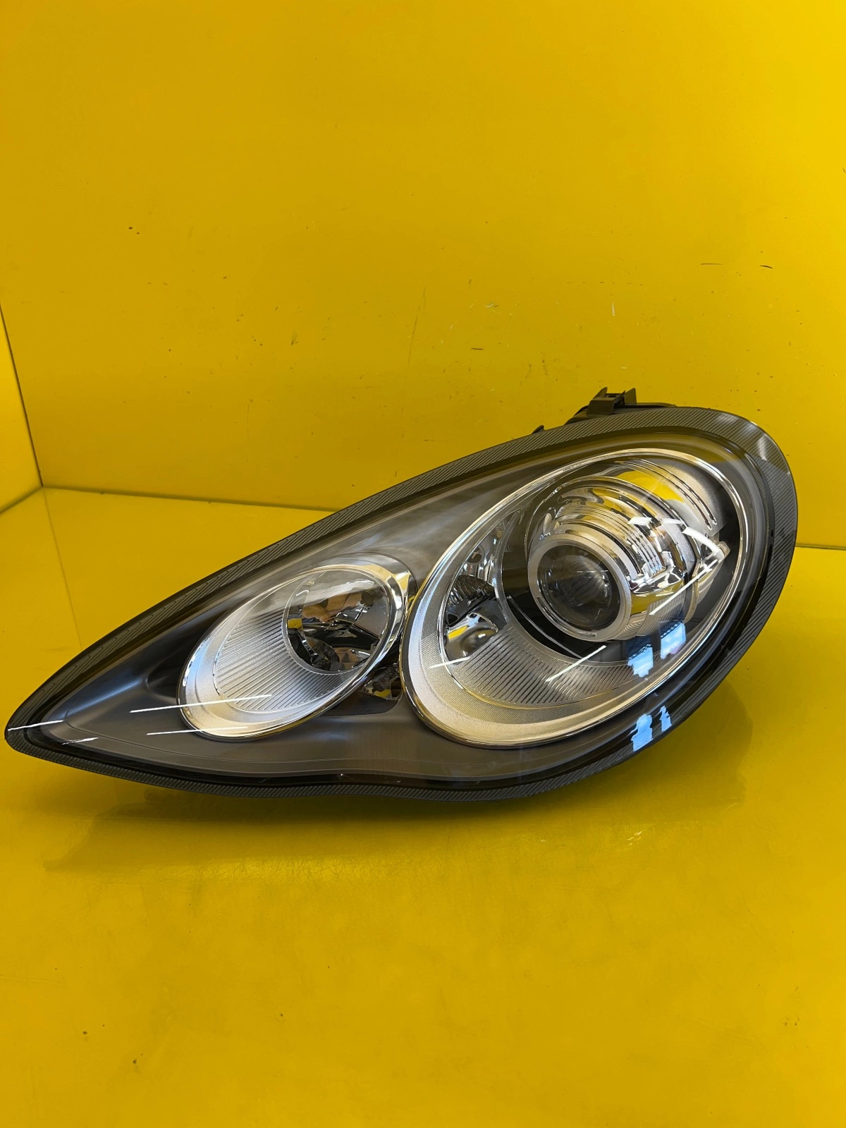 Phare gauche Porsche Panamera 970 09- Xenon 97063105705 Autolamps Phare gauche Porsche Panamera 970 09- Xenon 97063105705