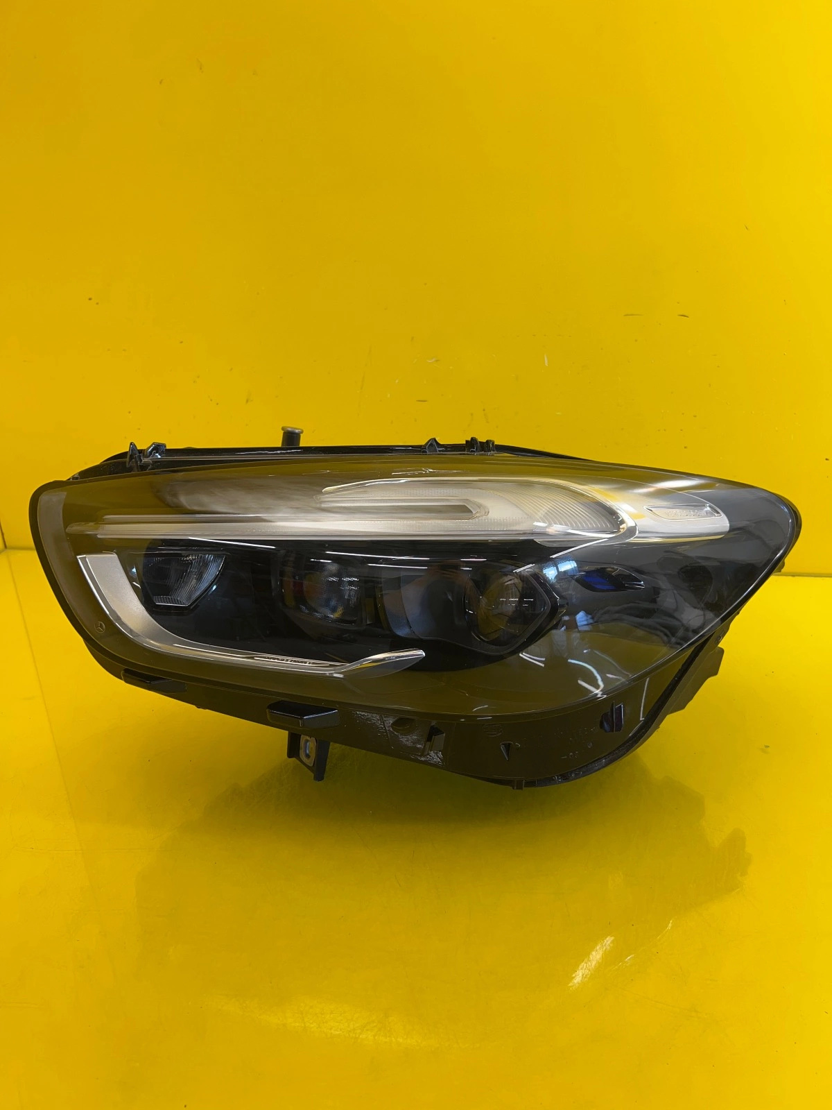 Phare gauche Mercedes Classe B W247 Full Led Multibeam A2479061304 Autolamps Phare gauche Mercedes Classe B W247 Full Led Multibeam A2479061304