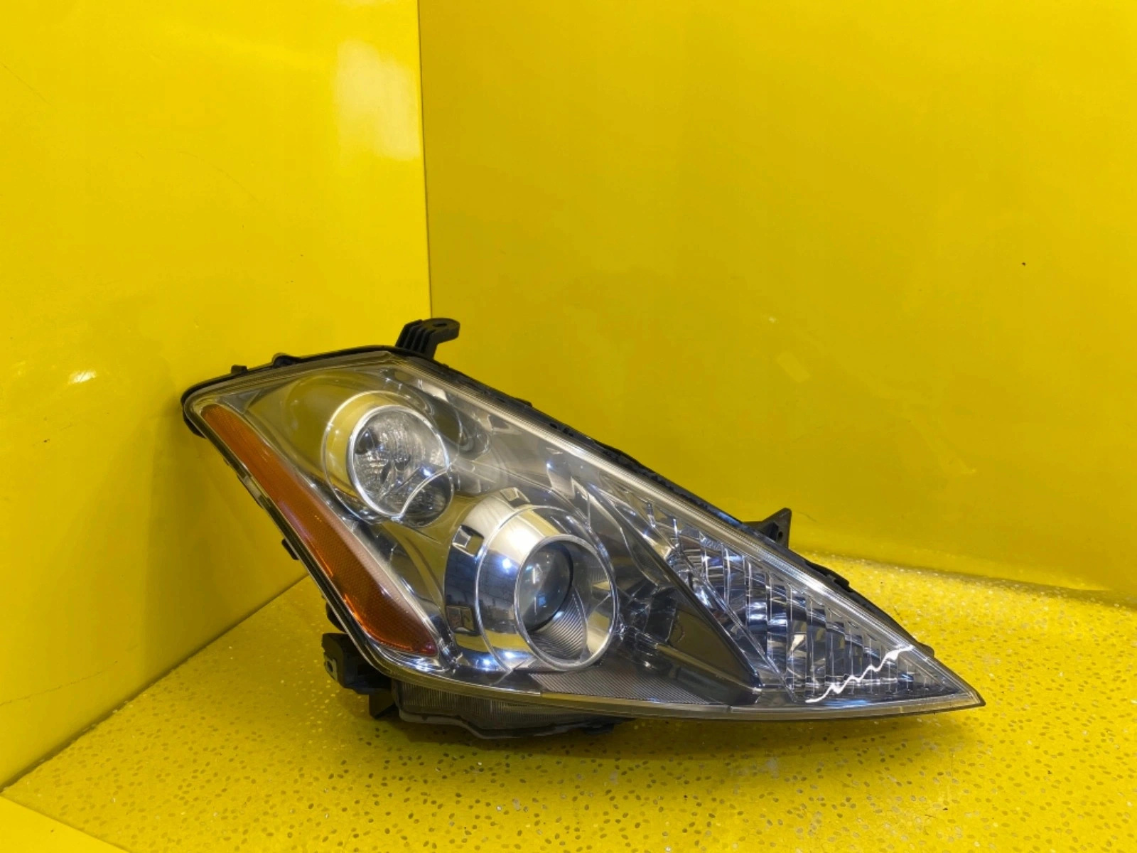 Phare droit Nissan Murano Z50 03-08 BI XENON Autolamps Phare droit Nissan Murano Z50 03-08 BI XENON