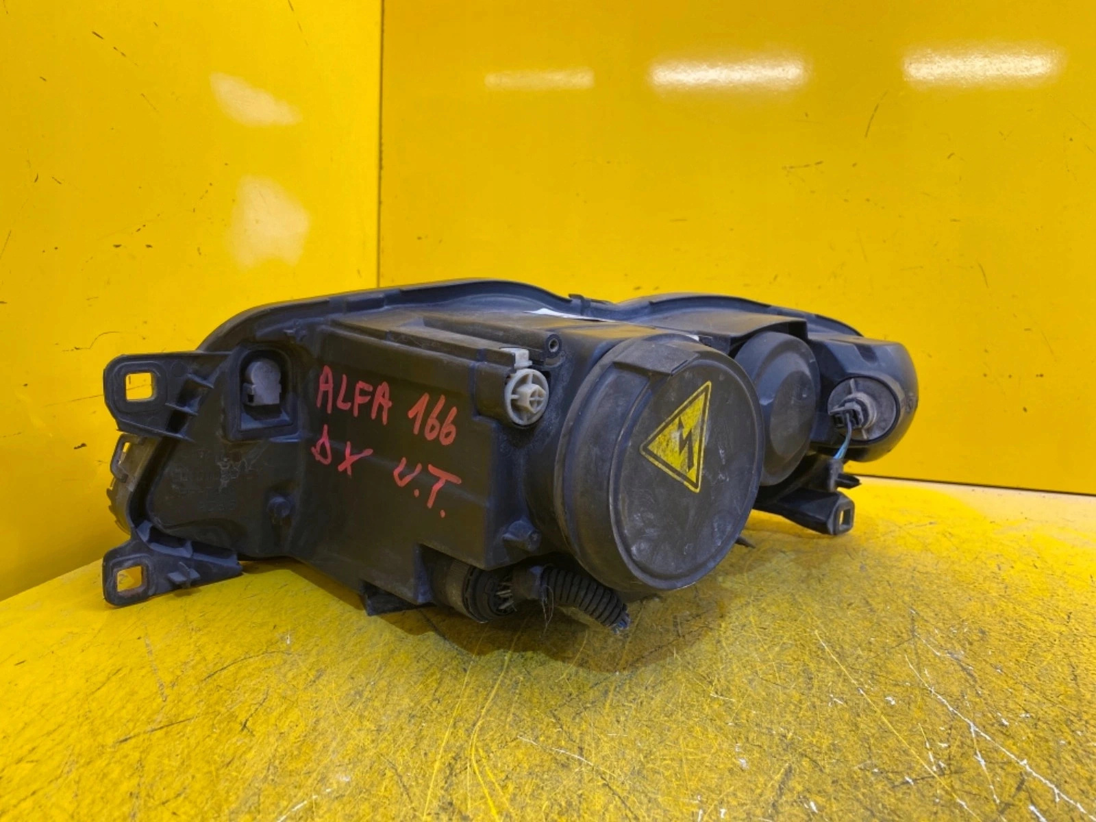 LAMPE DROITE ALFA ROMEO 166 LIFT Phare XENON Autolamps 3 LAMPE DROITE ALFA ROMEO 166 LIFT Phare XENON