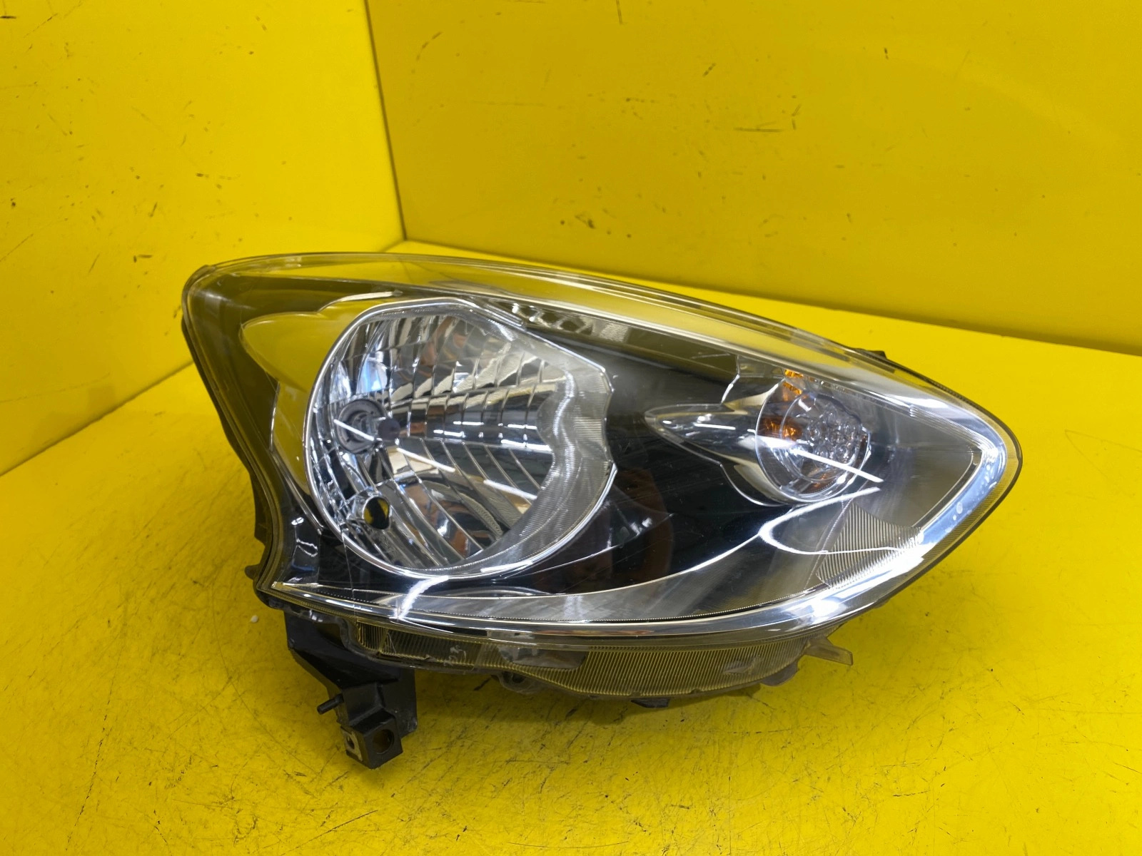 Phare droit Mitsubishi SPACE STAR 2 II 13 Autolamps Phare droit Mitsubishi SPACE STAR 2 II 13