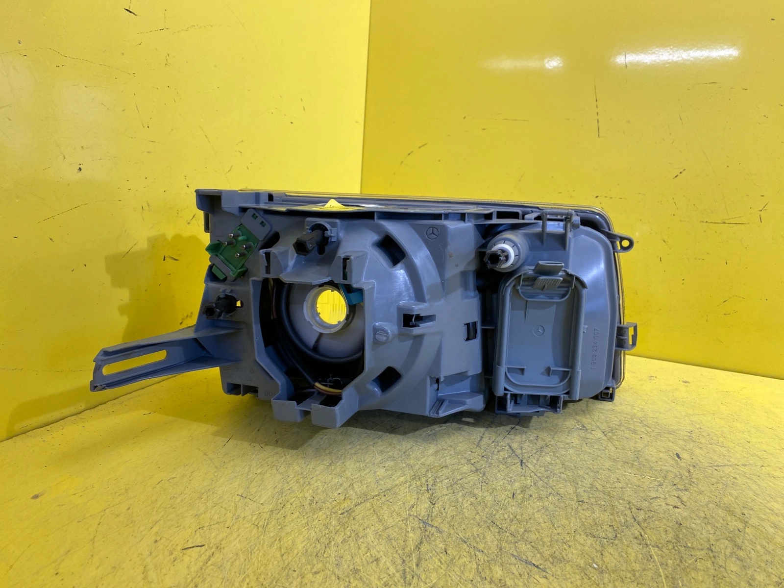 Phare droit Mercedes W126 A1268201959 Autolamps 2 Phare droit Mercedes W126 A1268201959