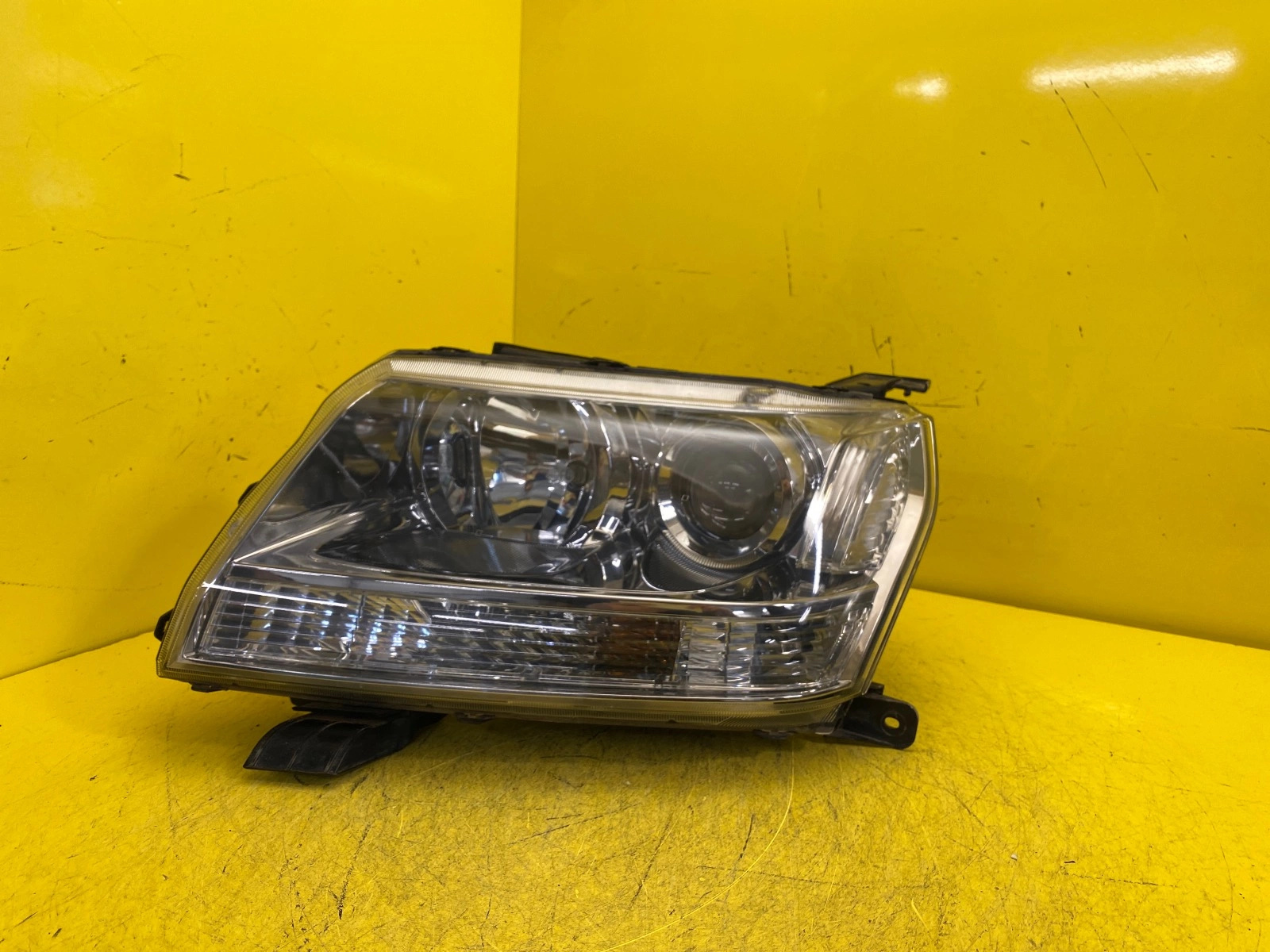 Phare gauche Suzuki Vitara II 2005-2012 Regular Autolamps Phare gauche Suzuki Vitara II 2005-2012 Regular