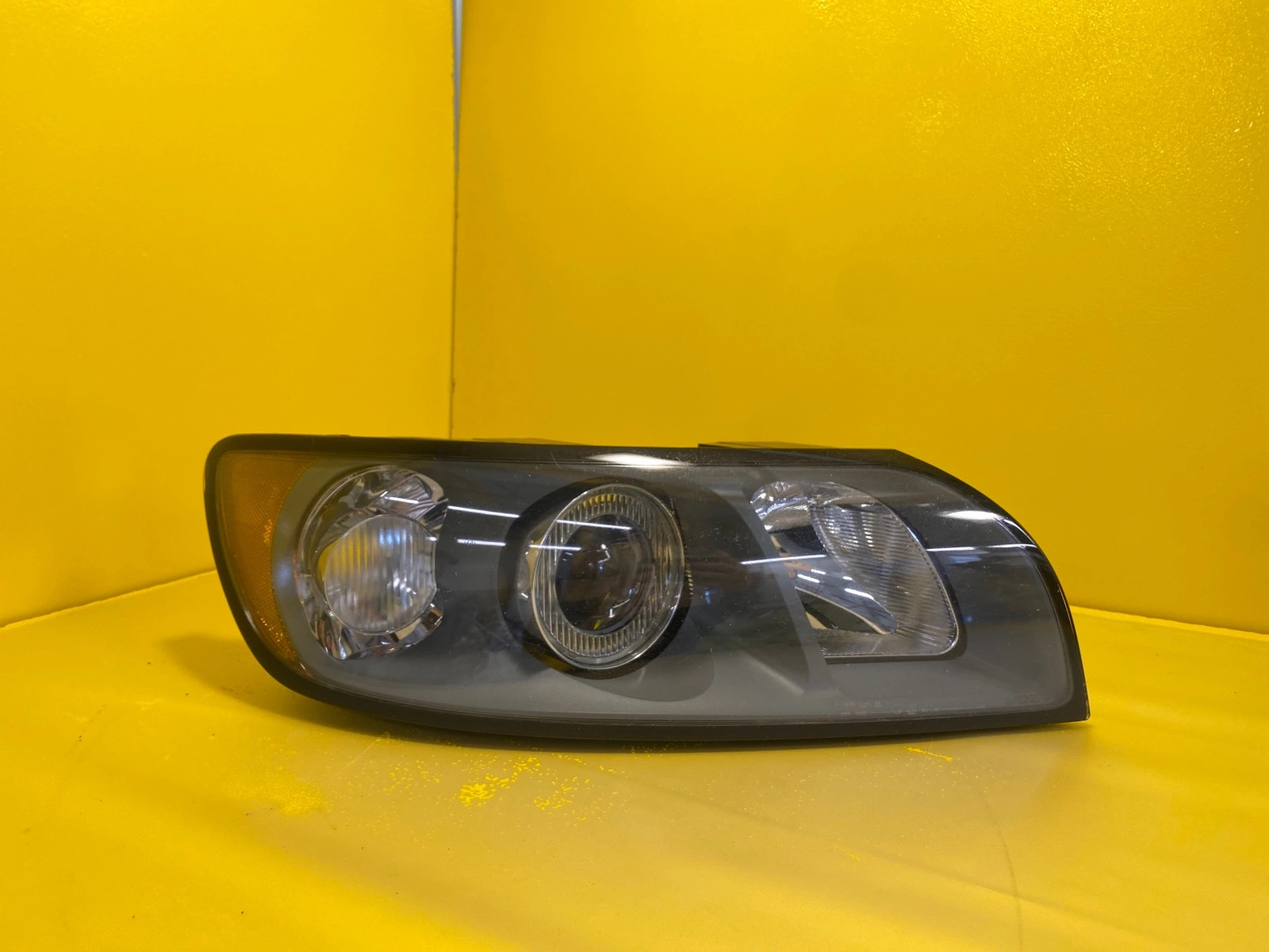 Phare droit Volvo S40 V50 LIFT 07-12 30698886 Autolamps Phare droit Volvo S40 V50 LIFT 07-12 30698886