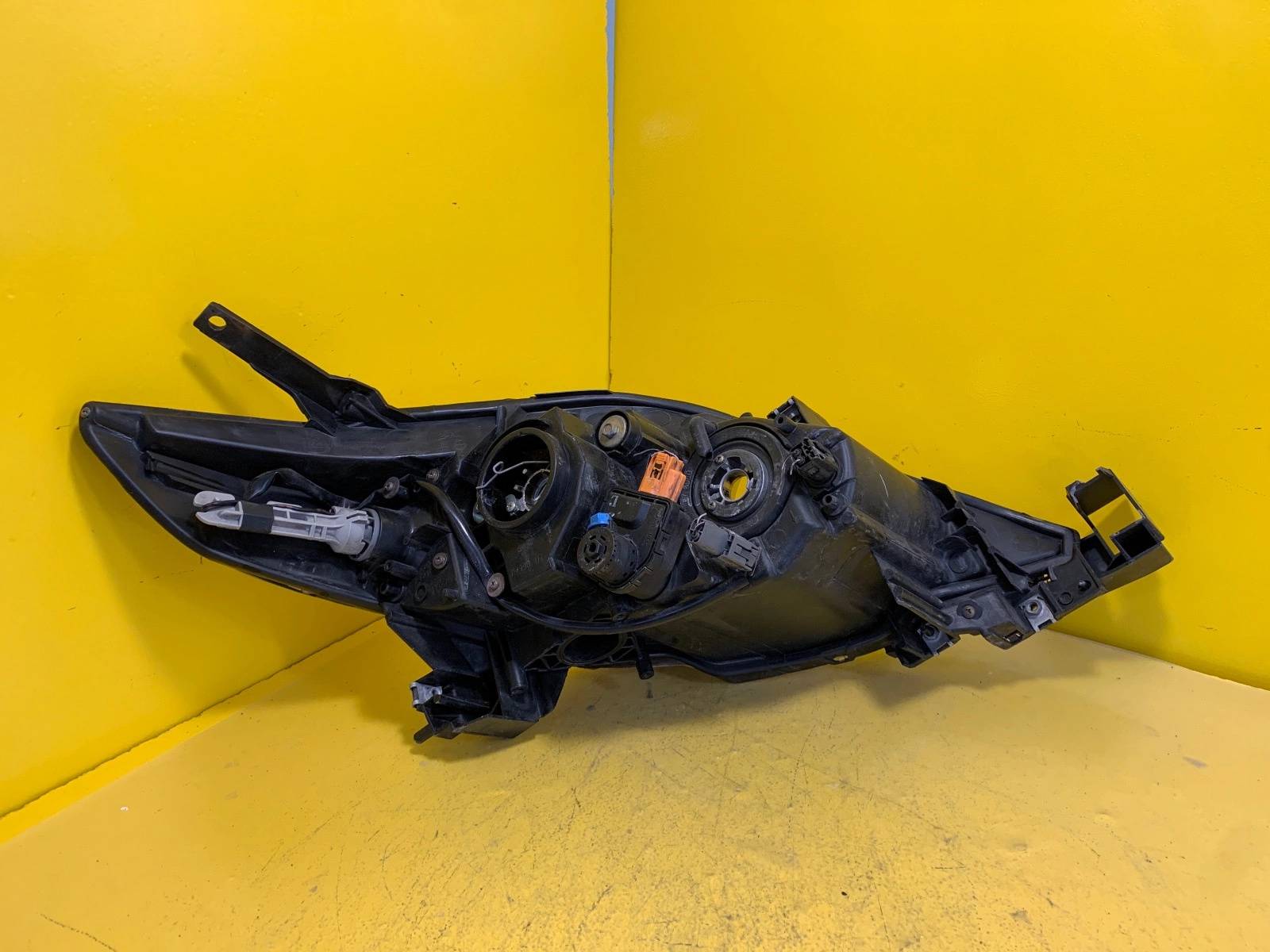 Phare gauche MAZDA 5 CR19 2005-2008 Autolamps 2 Phare gauche MAZDA 5 CR19 2005-2008