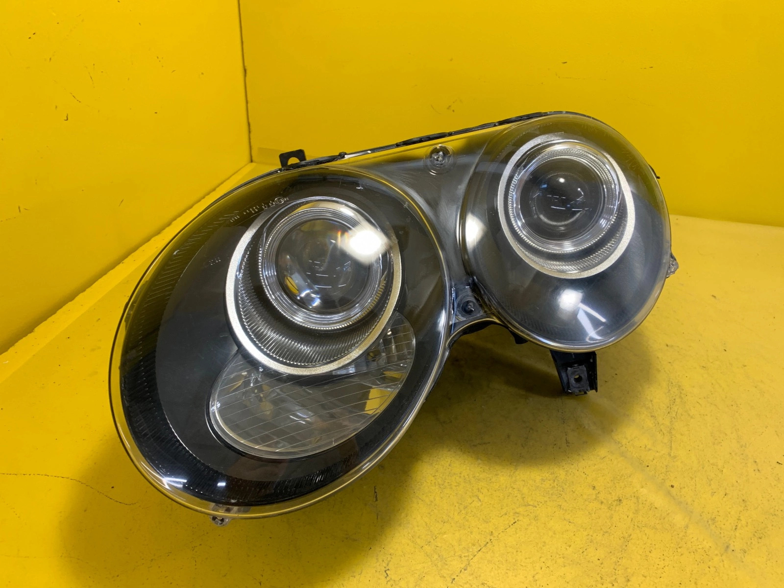 Phare gauche Bentley Continental GT/GTC Supersports 3W1941015AC Autolamps Phare gauche Bentley Continental GT/GTC Supersports 3W1941015AC