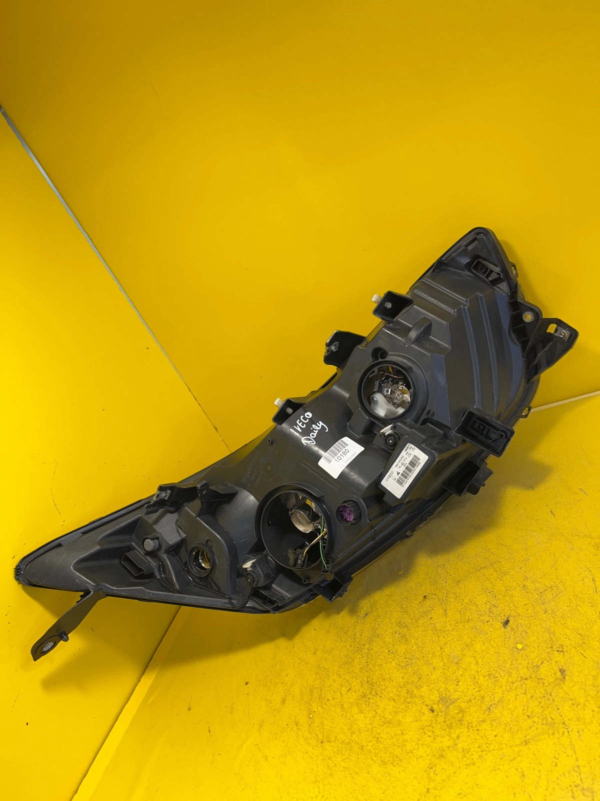 Phare gauche IVECO DAILY 14- 5801473750 Autolamps 2 Phare gauche IVECO DAILY 14- 5801473750