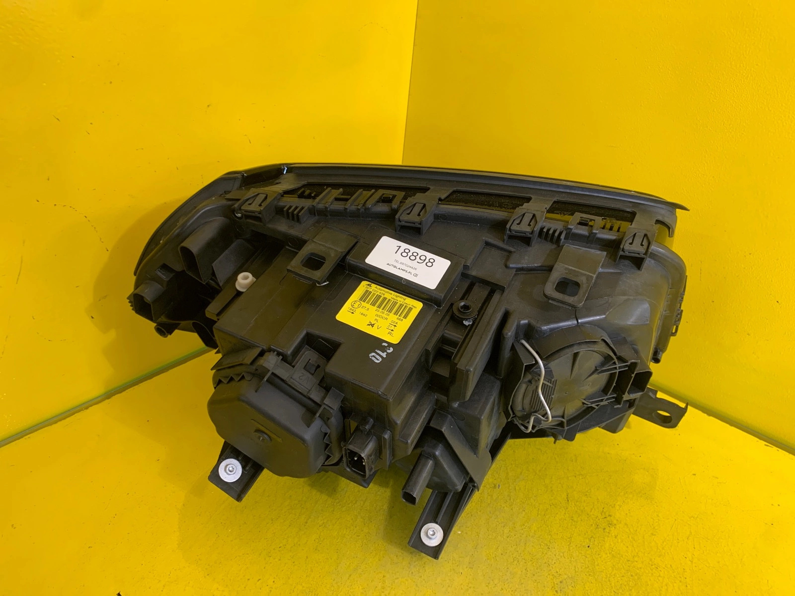 Phare gauche BMW X3 E83 XENON 1307022426 Autolamps 3 Phare gauche BMW X3 E83 XENON 1307022426