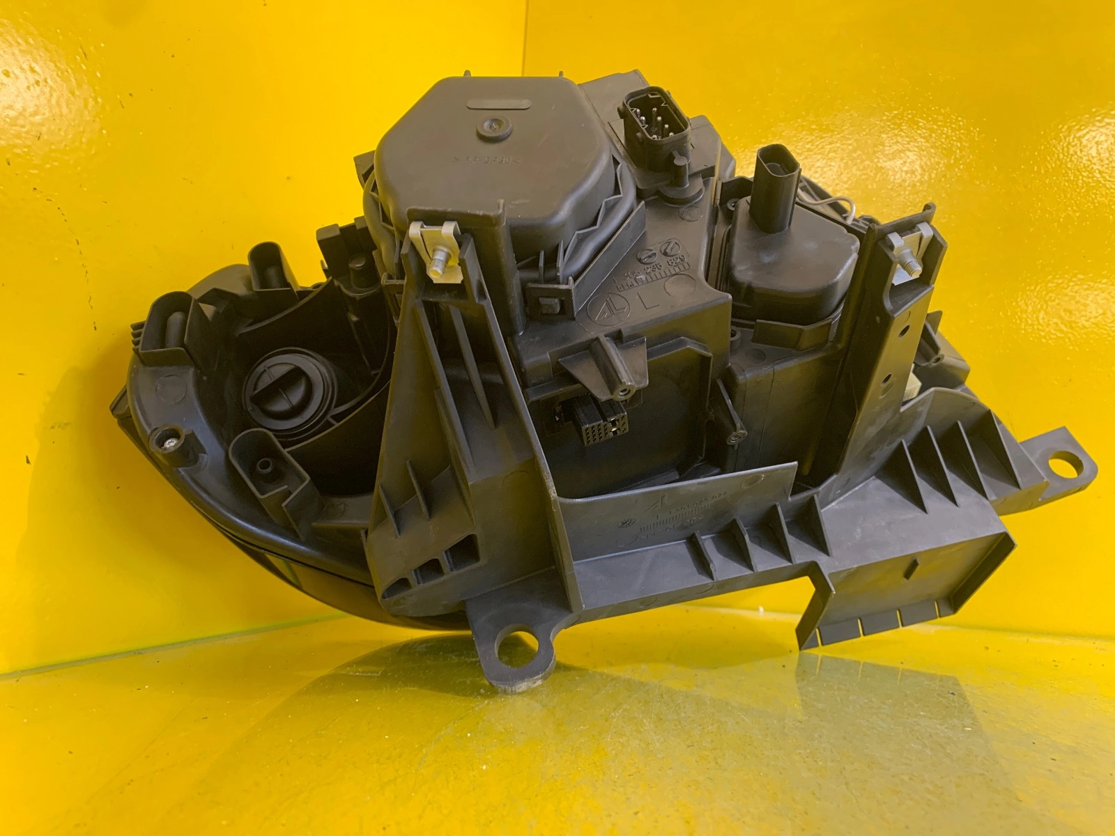 Phare gauche BMW X3 E83 XENON 1307022426 Autolamps 5 Phare gauche BMW X3 E83 XENON 1307022426