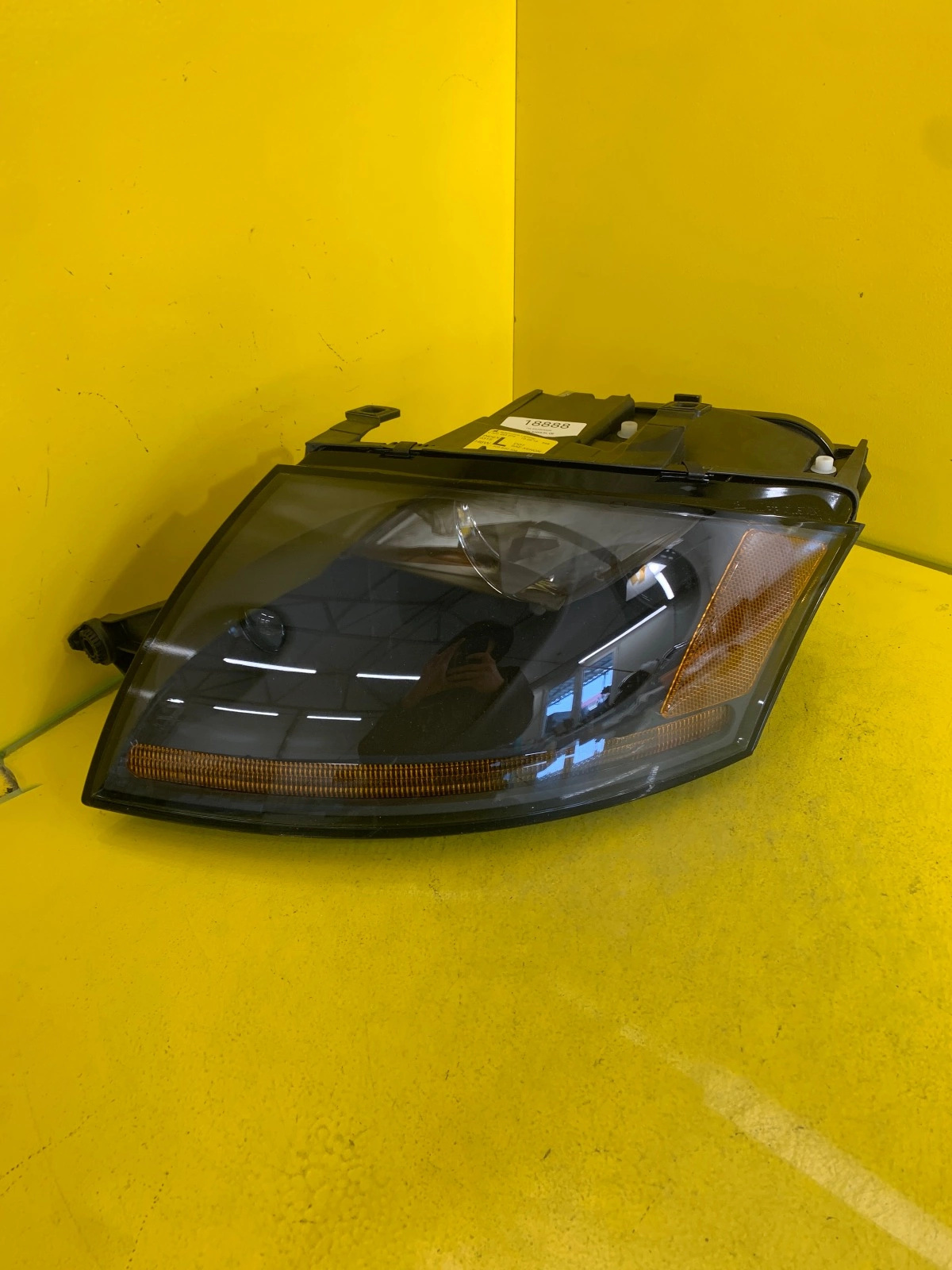 Phare gauche AUDI TT 8N XENON 98-06 8N0941003BF Autolamps Phare gauche AUDI TT 8N XENON 98-06 8N0941003BF