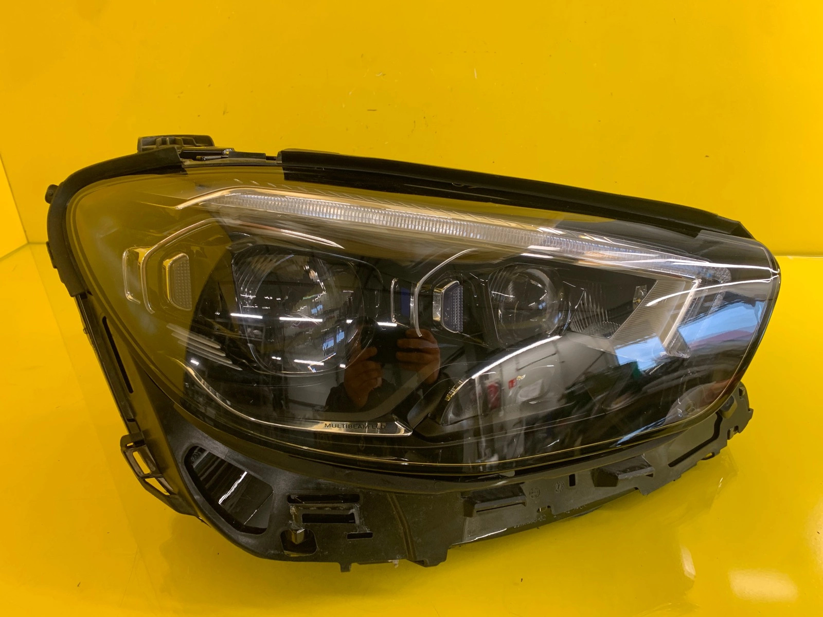 Phare droit Mercedes Classe E W213 multifaisceaux A2139060210 Autolamps Phare droit Mercedes Classe E W213 multifaisceaux A2139060210