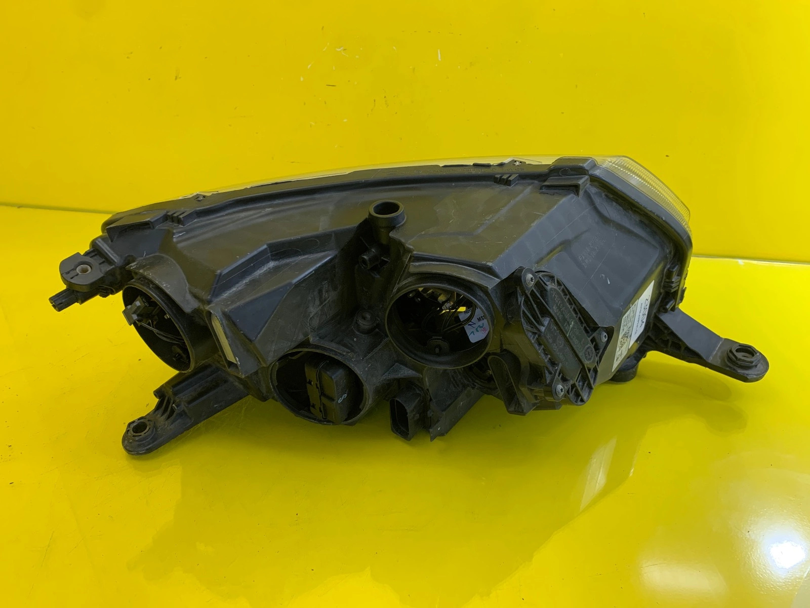 Phare avant gauche Skoda Rapid 5J Led Lift 16- 5JB941015B Autolamps 3 Phare avant gauche Skoda Rapid 5J Led Lift 16- 5JB941015B