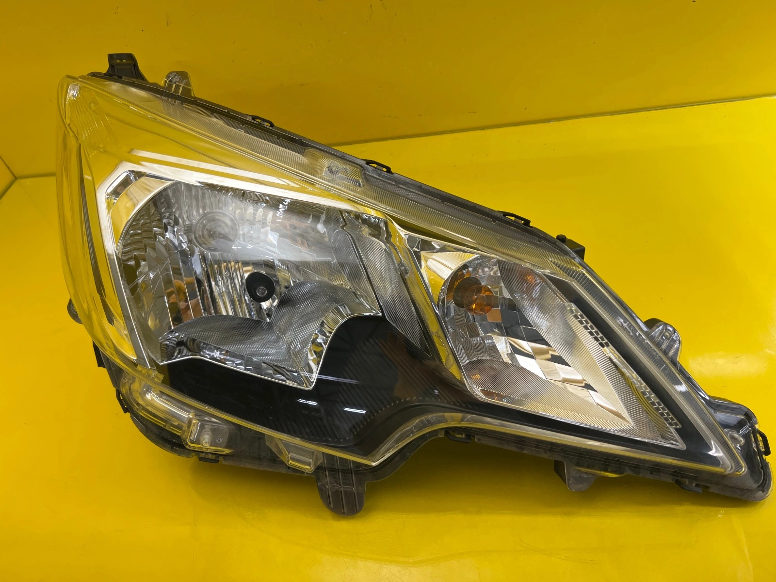 Phare avant droit Mitsubischi Space Star I Lift Autolamps Phare avant droit Mitsubischi Space Star I Lift