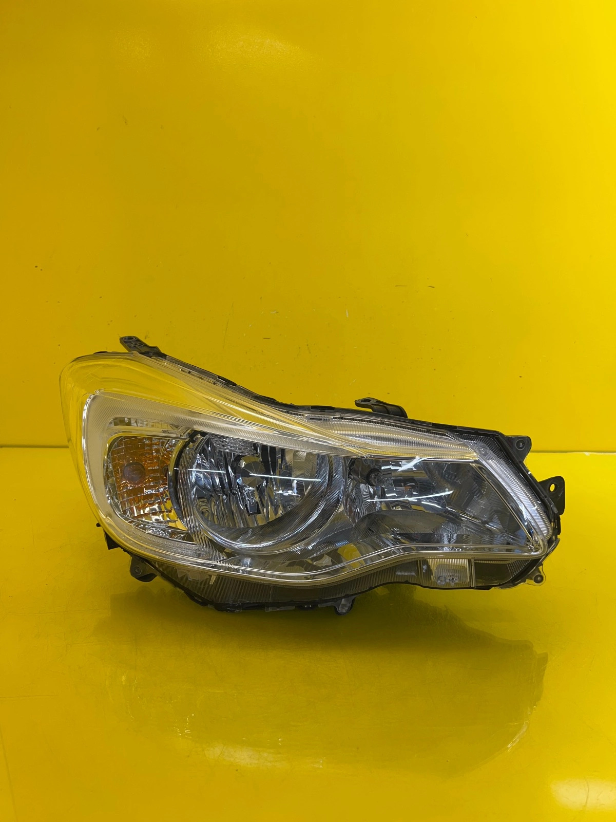 Phare avant droit Subaru Impreza XV 2011- Autolamps Phare avant droit Subaru Impreza XV 2011-