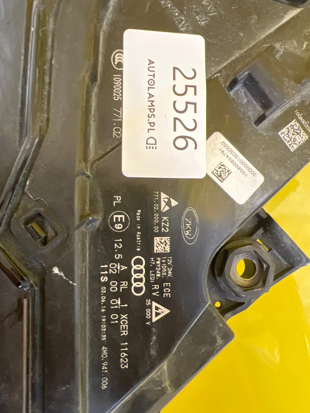 Phare avant droit Audi Q7 Bi-Xenon Led 4M0941006 Autolamps 2 Phare avant droit Audi Q7 Bi-Xenon Led 4M0941006