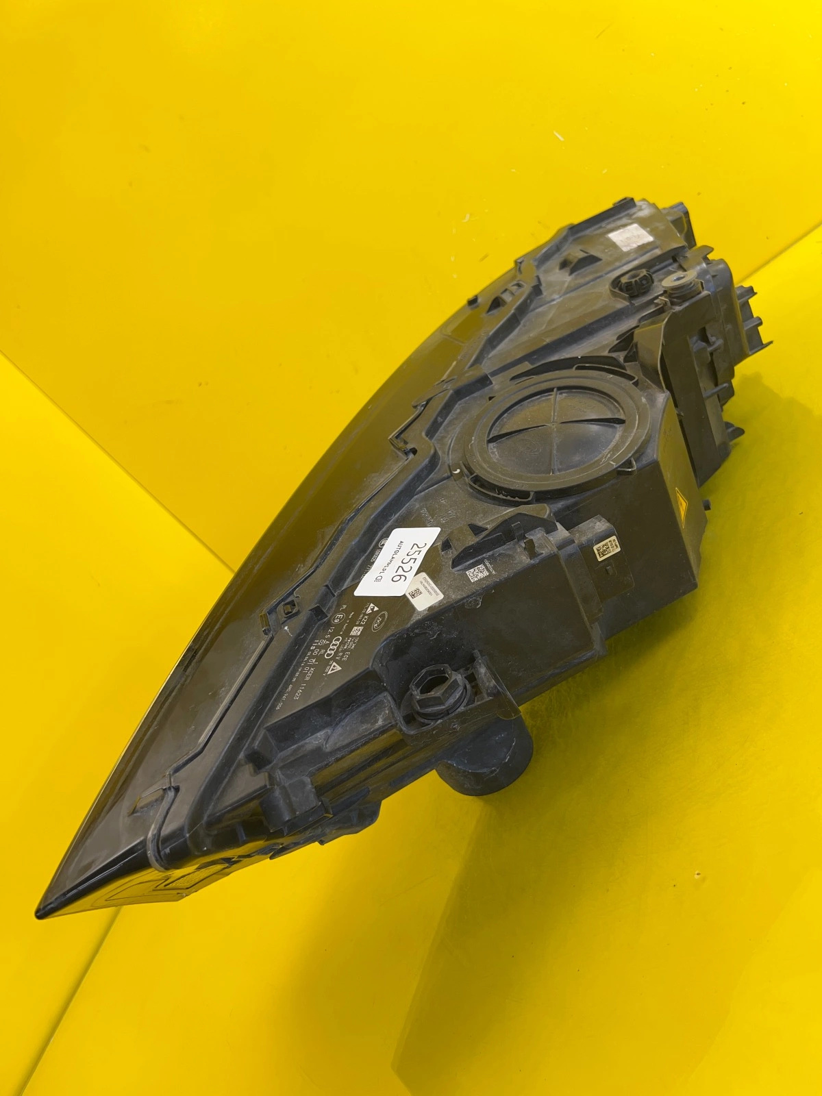 Phare avant droit Audi Q7 Bi-Xenon Led 4M0941006 Autolamps 4 Phare avant droit Audi Q7 Bi-Xenon Led 4M0941006