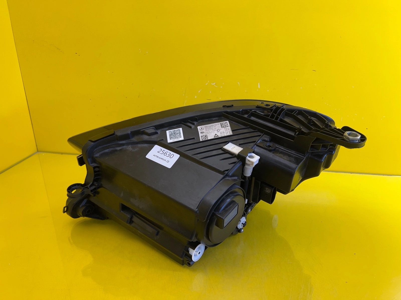 Phare droit Mercedes W213 Lift Multibeam A2139068409 Autolamps 3 Phare droit Mercedes W213 Lift Multibeam A2139068409