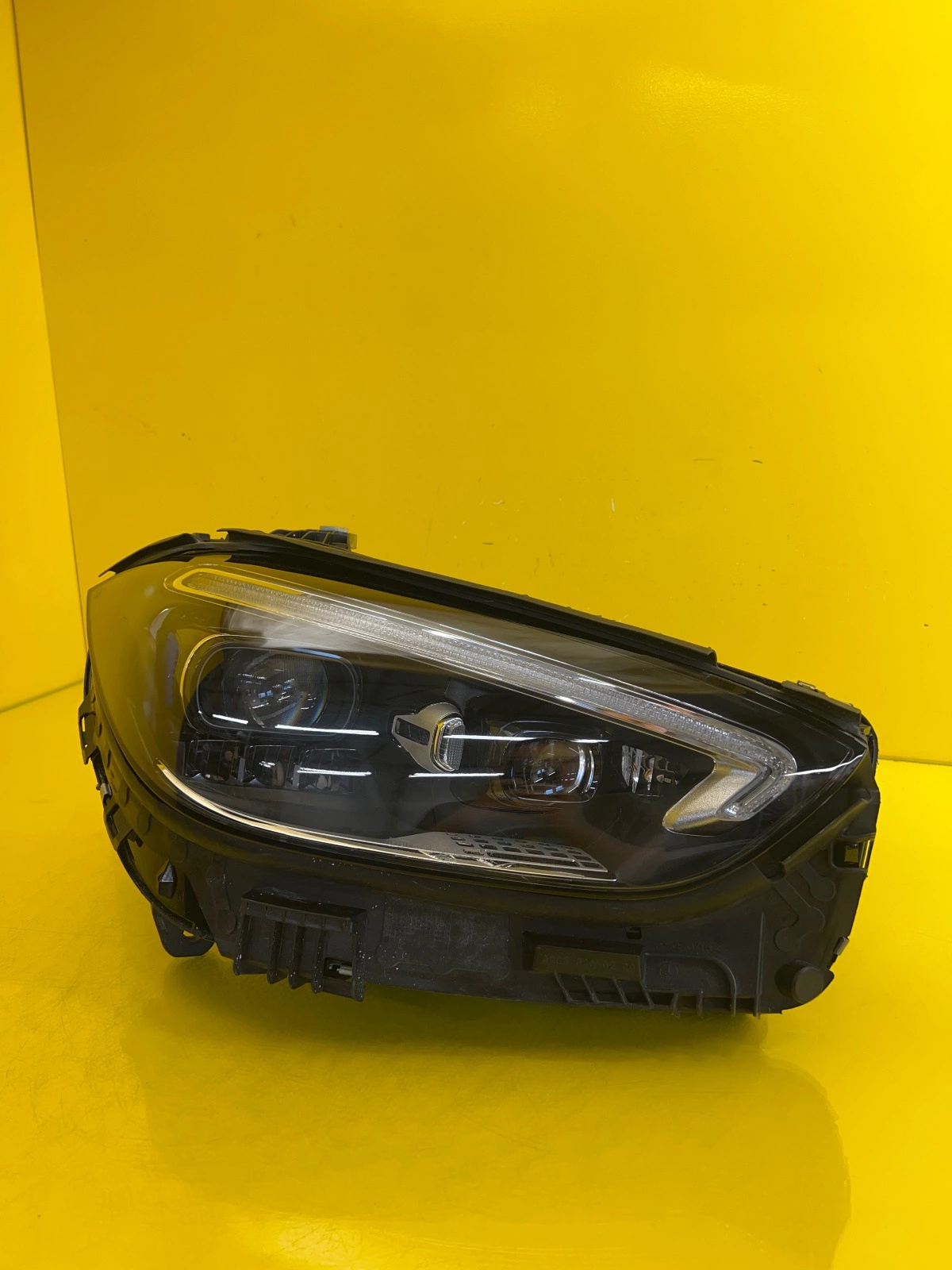 Phare droit Mercedes Classe C W206 Full Led Digital Light A2069064803 21- Autolamps Phare droit Mercedes Classe C W206 Full Led Digital Light A2069064803 21-