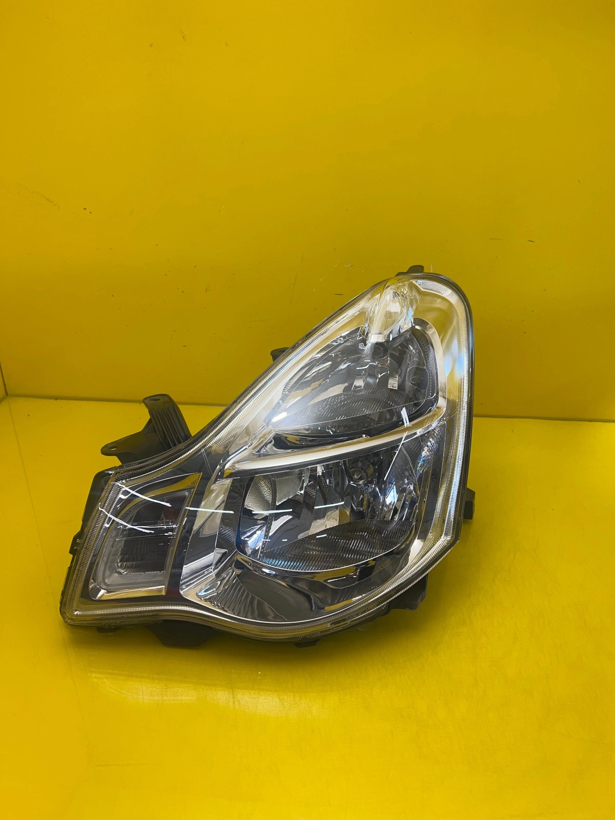 Phare gauche Nissan Almera G15 12-17 L90048216 Autolamps Phare gauche Nissan Almera G15 12-17 L90048216
