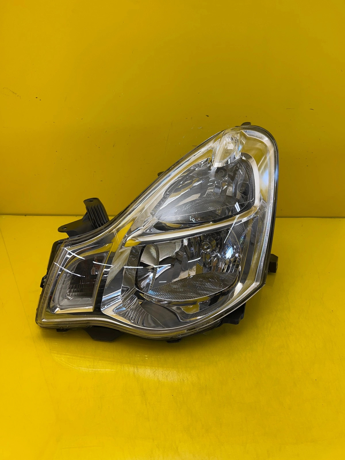Phare gauche Nissan Almera G15 12-17 L90048216 Autolamps Phare gauche Nissan Almera G15 12-17 L90048216