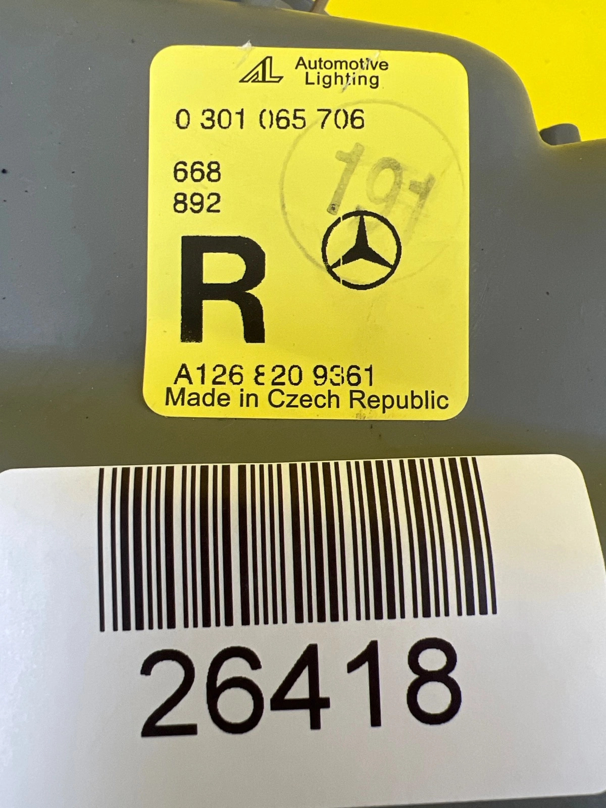 Phare droit Mercedes W126 79-91 A1268209361 Autolamps 2 Phare droit Mercedes W126 79-91 A1268209361