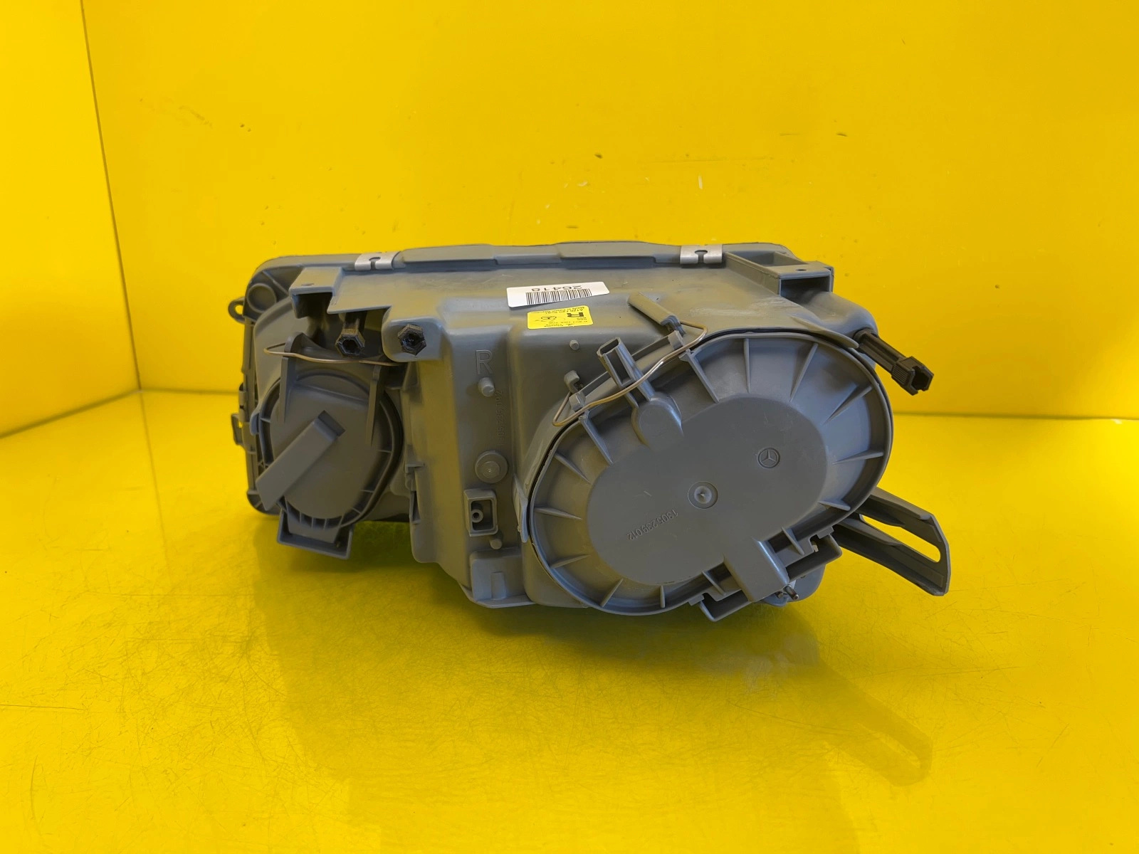 Phare droit Mercedes W126 79-91 A1268209361 Autolamps 3 Phare droit Mercedes W126 79-91 A1268209361