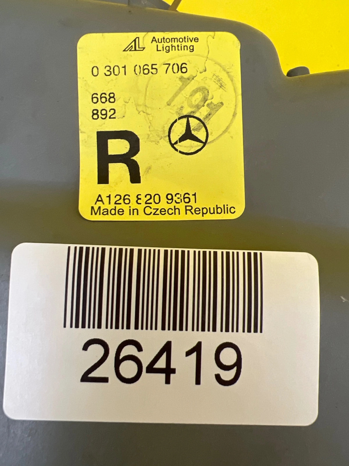 Phare droit Mercedes W126 79-91 A1268209361 Autolamps 2 Phare droit Mercedes W126 79-91 A1268209361