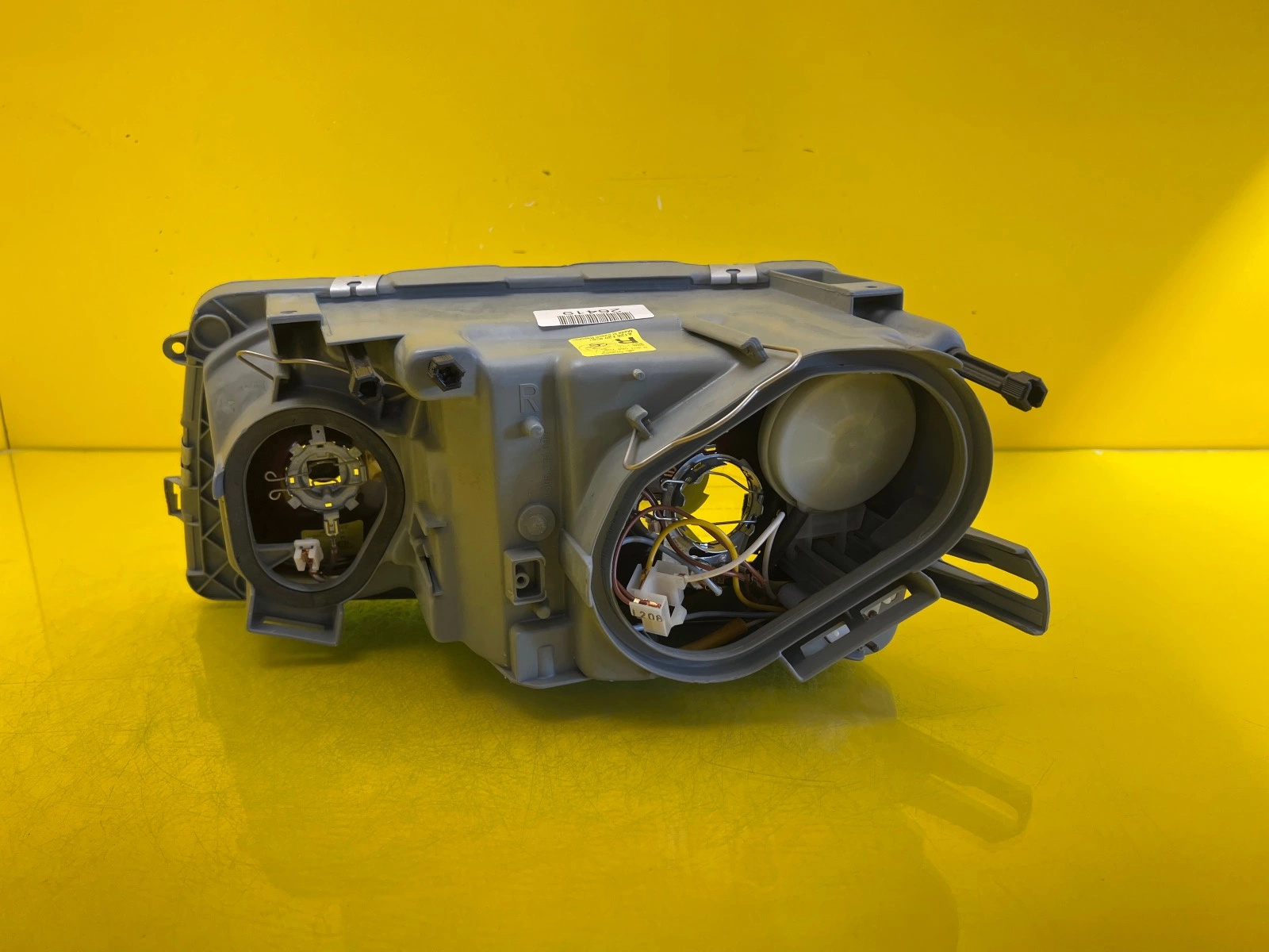 Phare droit Mercedes W126 79-91 A1268209361 Autolamps 3 Phare droit Mercedes W126 79-91 A1268209361