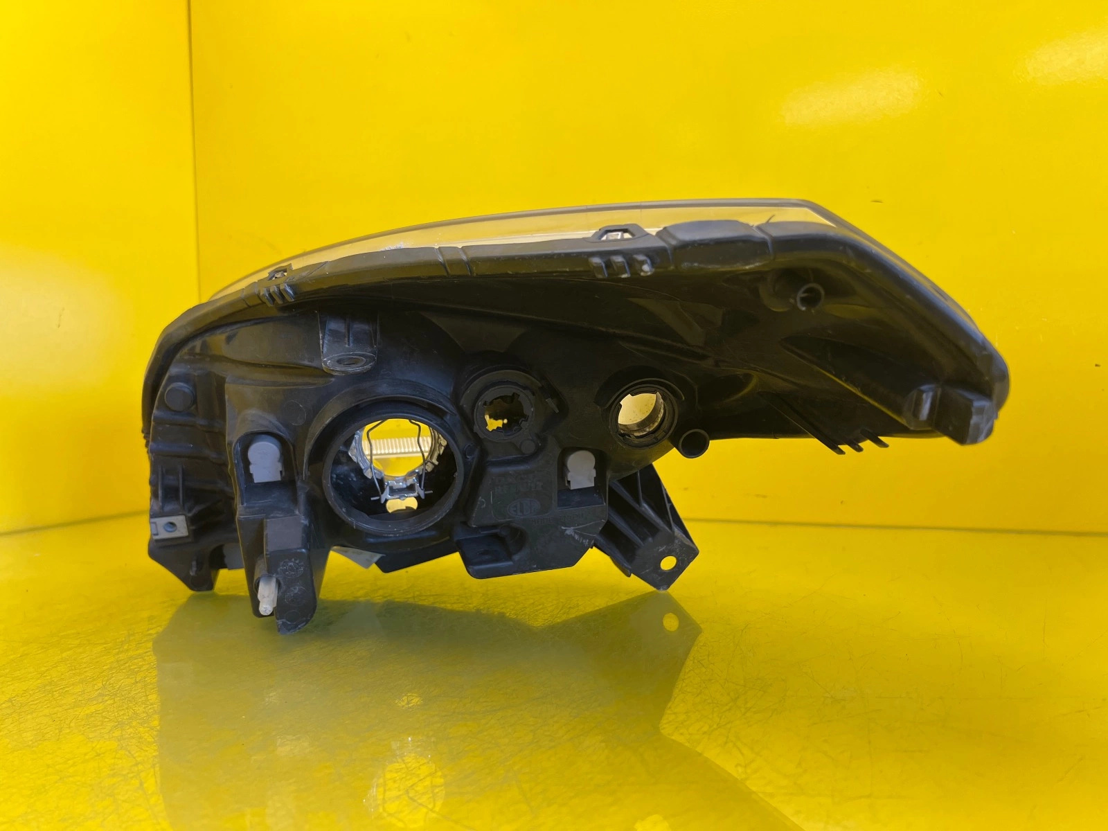 Phare avant droit Dacia Sandero 08-12 8200733877 Autolamps 4 Phare avant droit Dacia Sandero 08-12 8200733877