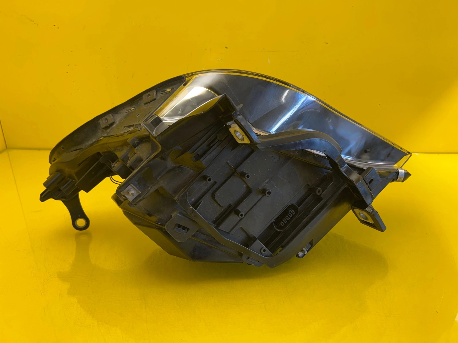 Phare droit BMW 5 E60 E61 03-06 Xenon non orientable Autolamps 5 Phare droit BMW 5 E60 E61 03-06 Xenon non orientable