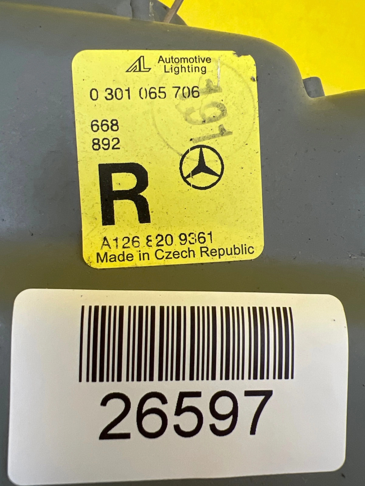 Phare droit Mercedes W126 79-91 A1268209361 Autolamps 2 Phare droit Mercedes W126 79-91 A1268209361