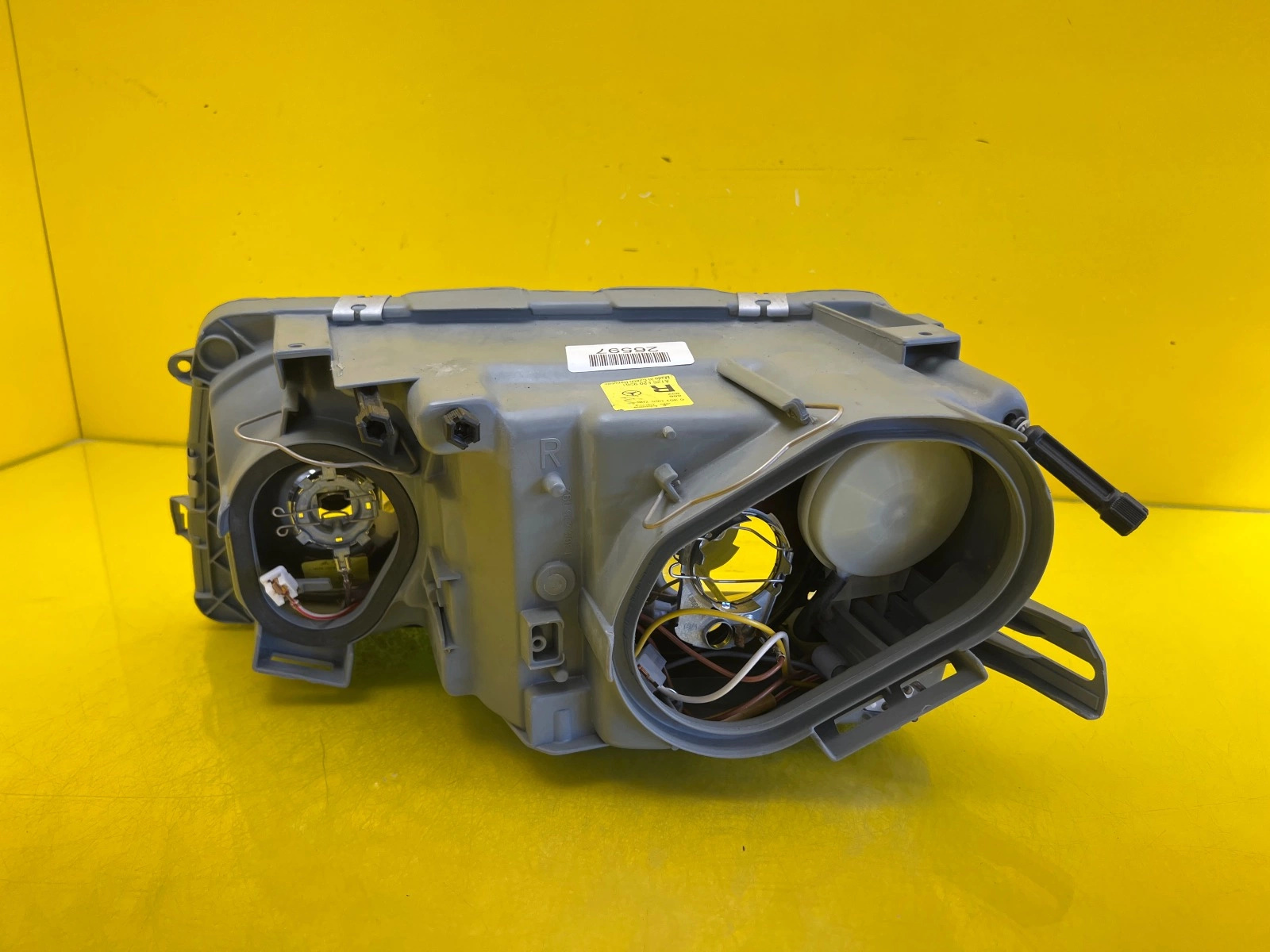 Phare droit Mercedes W126 79-91 A1268209361 Autolamps 3 Phare droit Mercedes W126 79-91 A1268209361