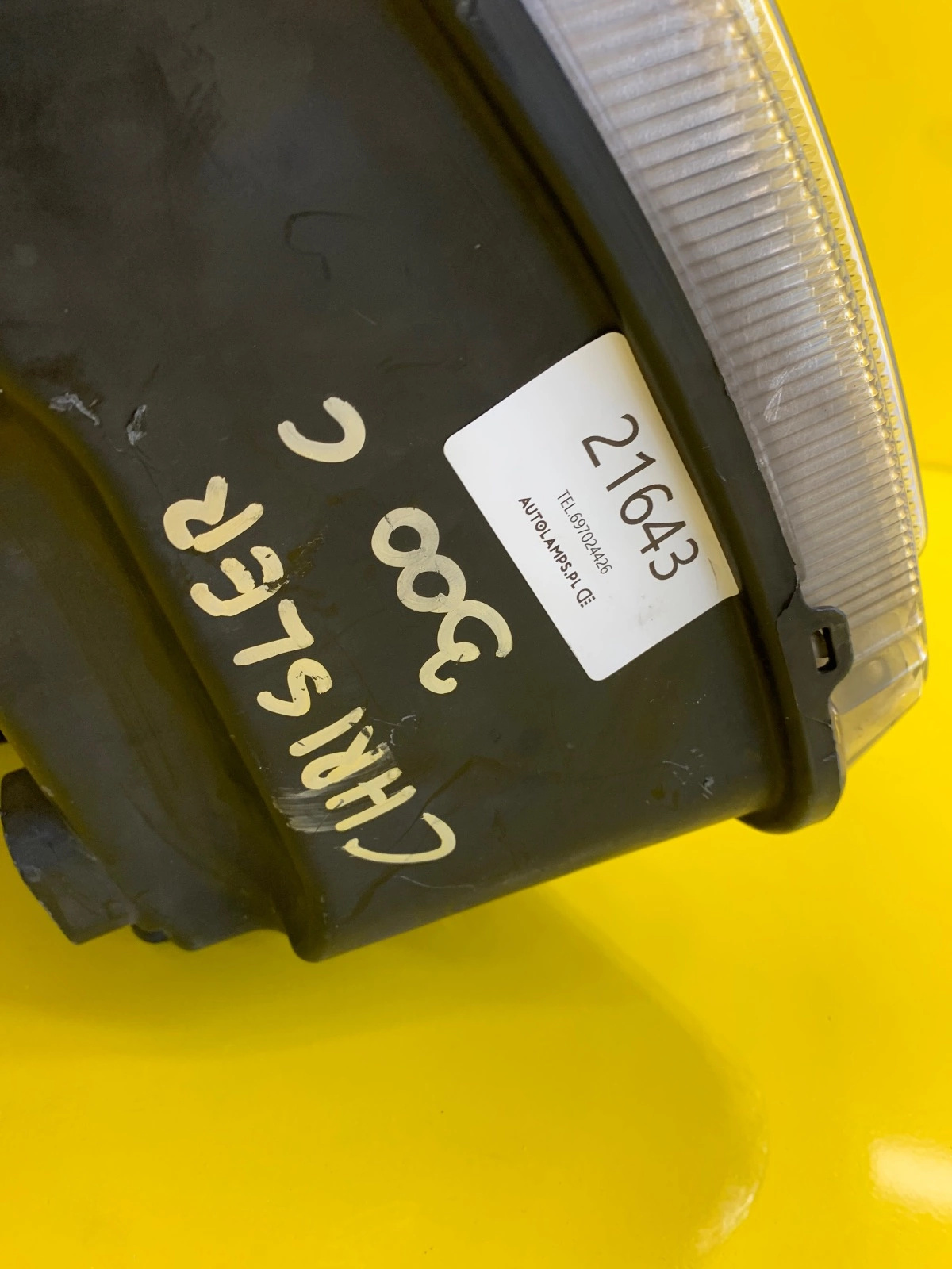 Phare avant gauche Chrysler 300C 04-12 Xenon Autolamps 2 Phare avant gauche Chrysler 300C 04-12 Xenon