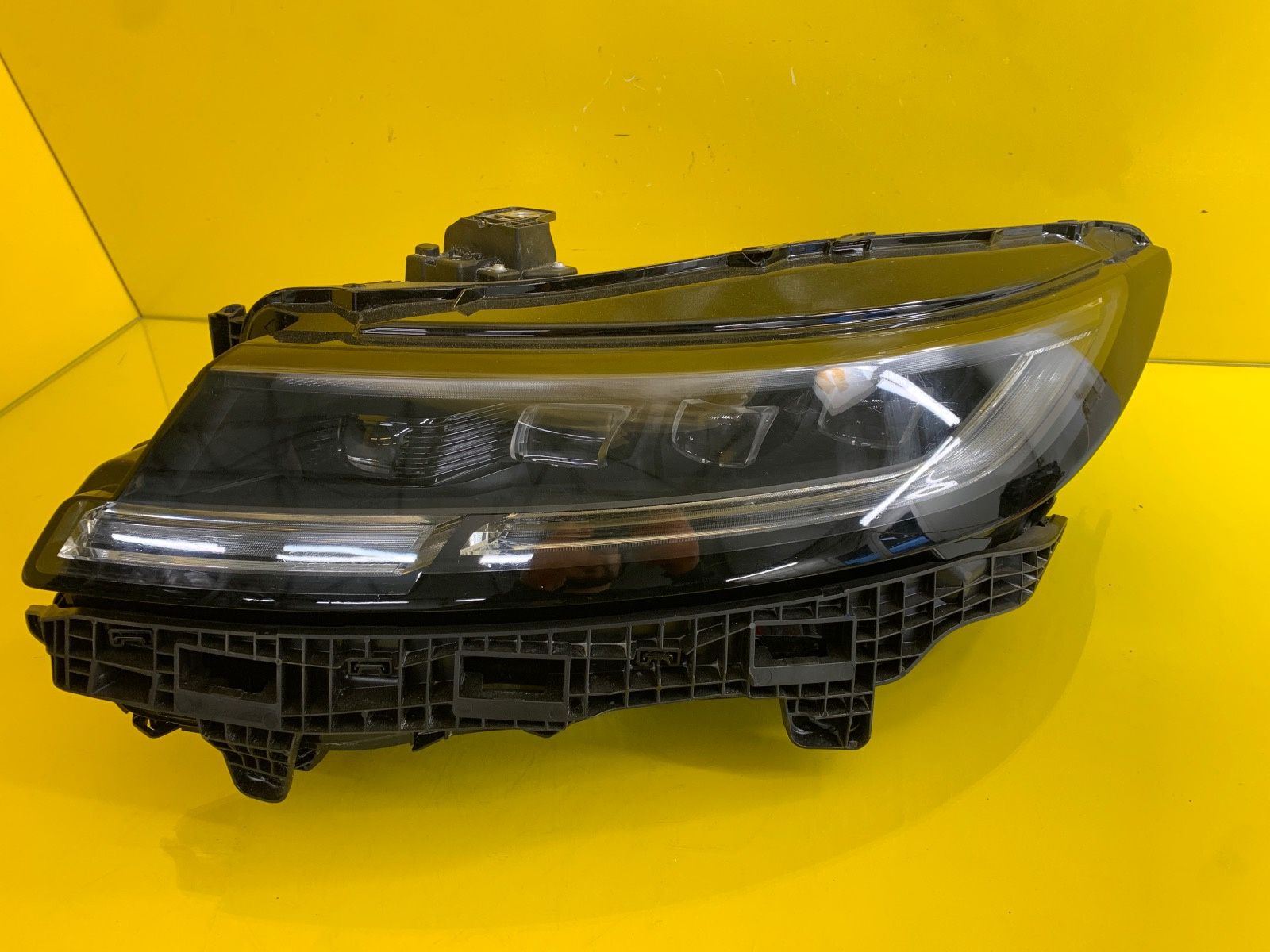 Phare gauche Range Rover Sport 3 L 461 N9X2-13W030-GJ Autolamps Phare gauche Range Rover Sport 3 L 461 N9X2-13W030-GJ