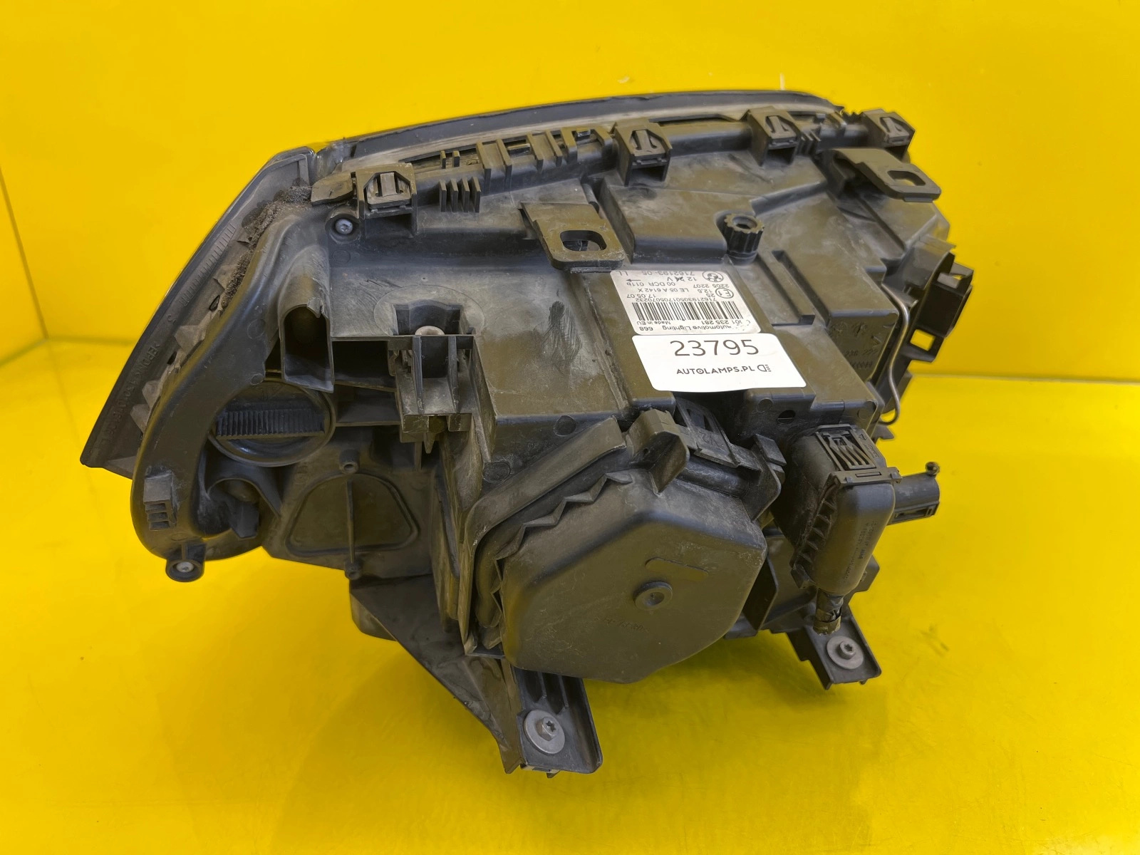 Phare gauche BMW X3 E83 Bi-Xenon Dynamic Torsion Complet 7162193 Autolamps 3 Phare gauche BMW X3 E83 Bi-Xenon Dynamic Torsion Complet 7162193