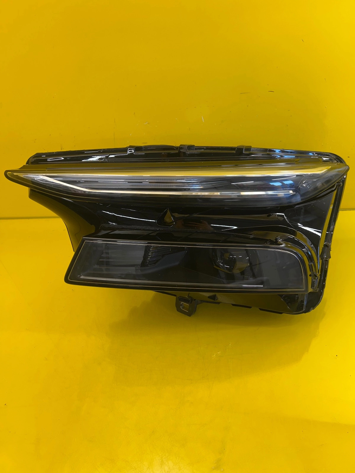 Phare gauche Audi A6 E-Tron Full Led 85E941033 Autolamps Phare gauche Audi A6 E-Tron Full Led 85E941033