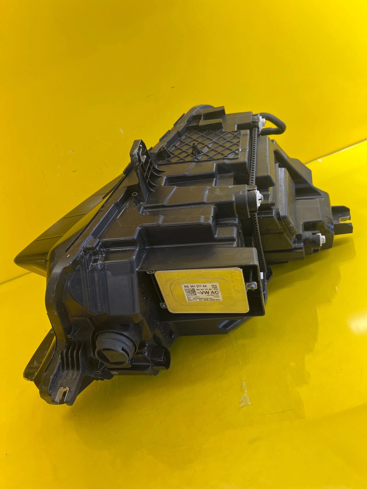 Phare gauche Audi A6 E-Tron Full Led 85E941033 Autolamps 6 Phare gauche Audi A6 E-Tron Full Led 85E941033