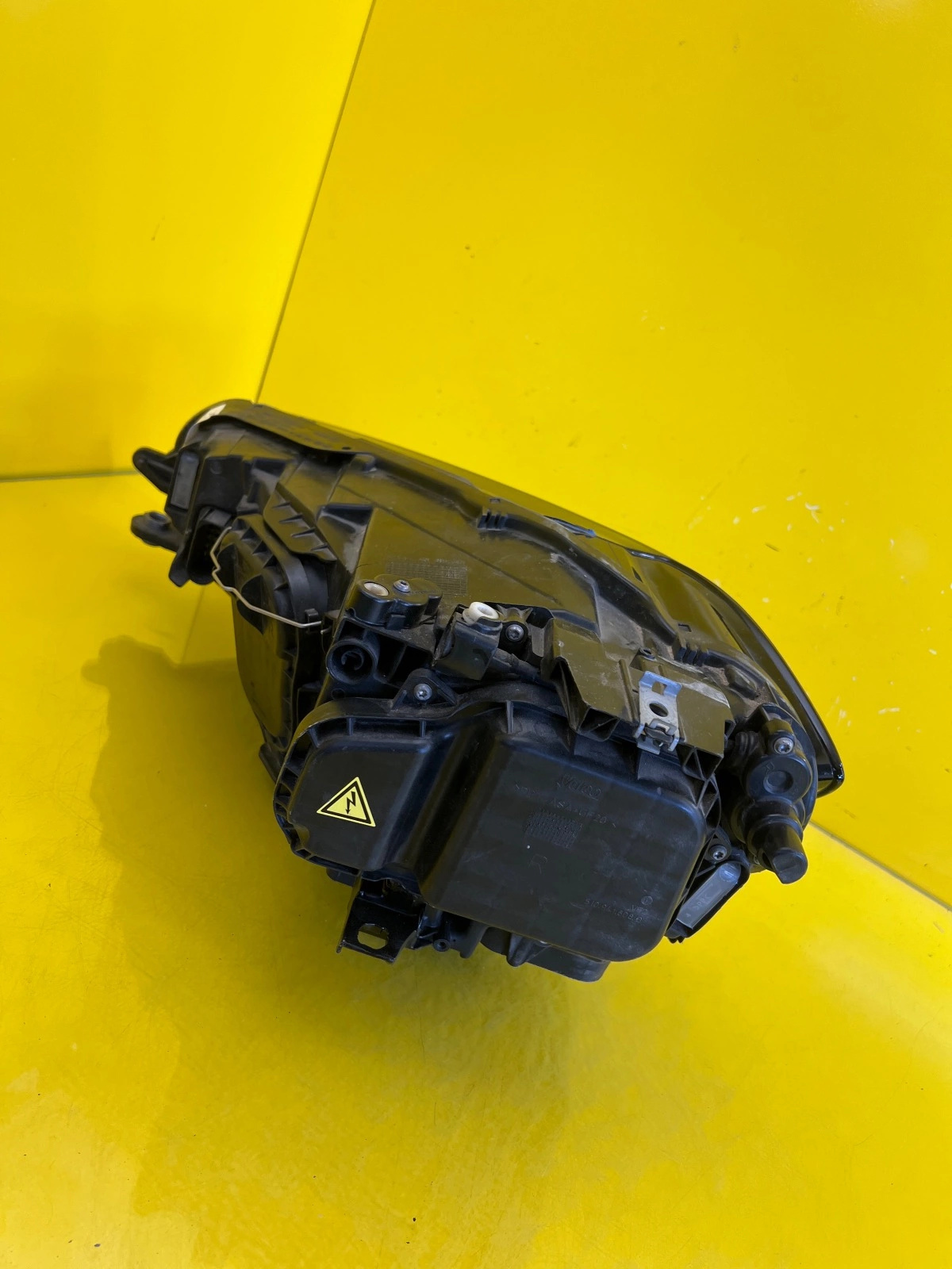 Phare droit VW Golf Sportsvan Xenon 14-18 517941034B Autolamps 3 Phare droit VW Golf Sportsvan Xenon 14-18 517941034B