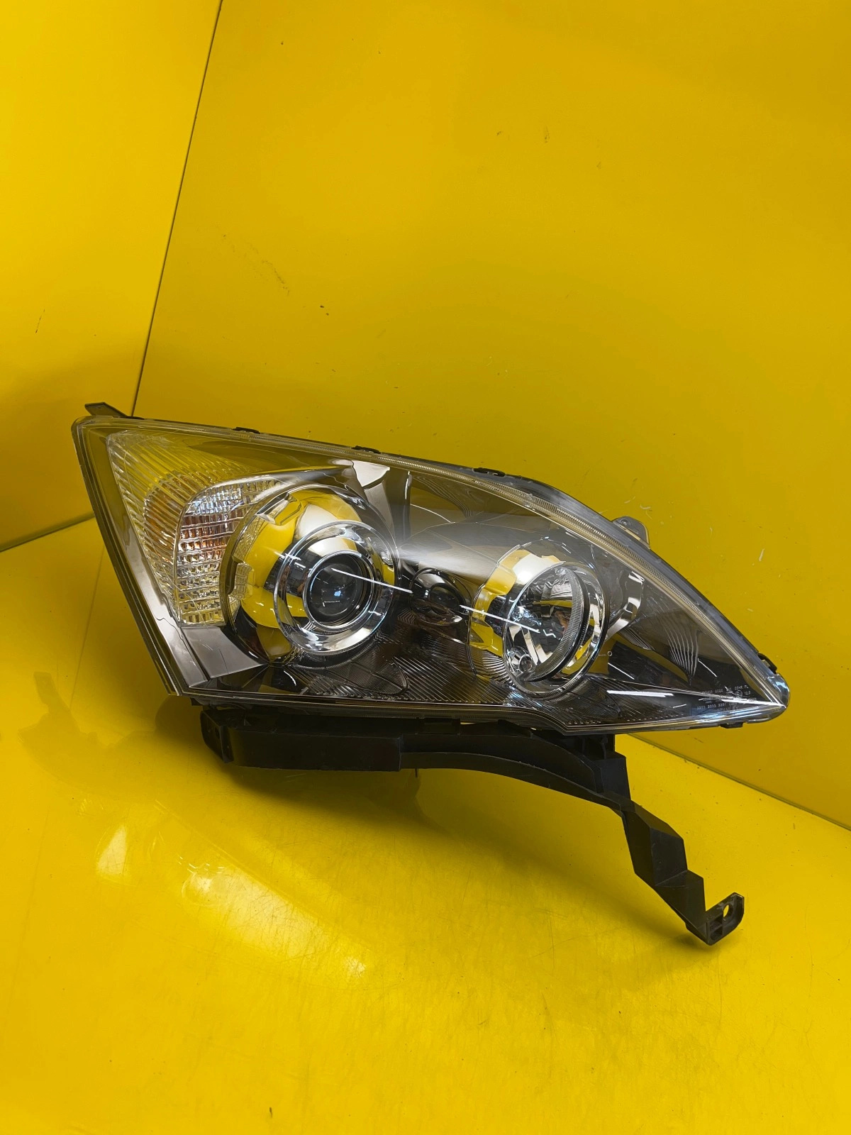 Phare droit Honda CR-V CRV Xenon 06-12 33100-SWW-G1 Autolamps Phare droit Honda CR-V CRV Xenon 06-12 33100-SWW-G1