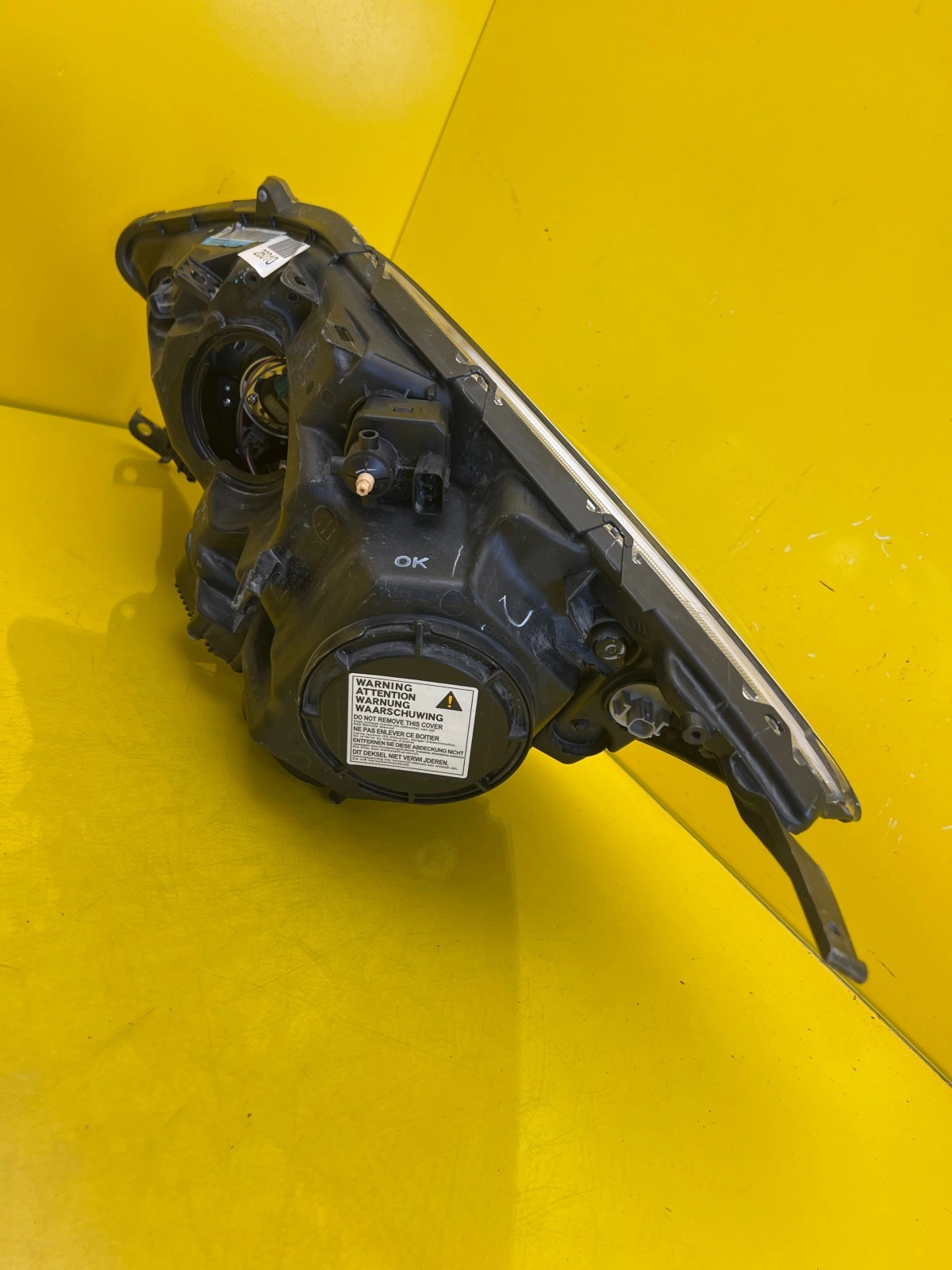 Phare droit Honda CR-V CRV Xenon 06-12 33100-SWW-G1 Autolamps 4 Phare droit Honda CR-V CRV Xenon 06-12 33100-SWW-G1