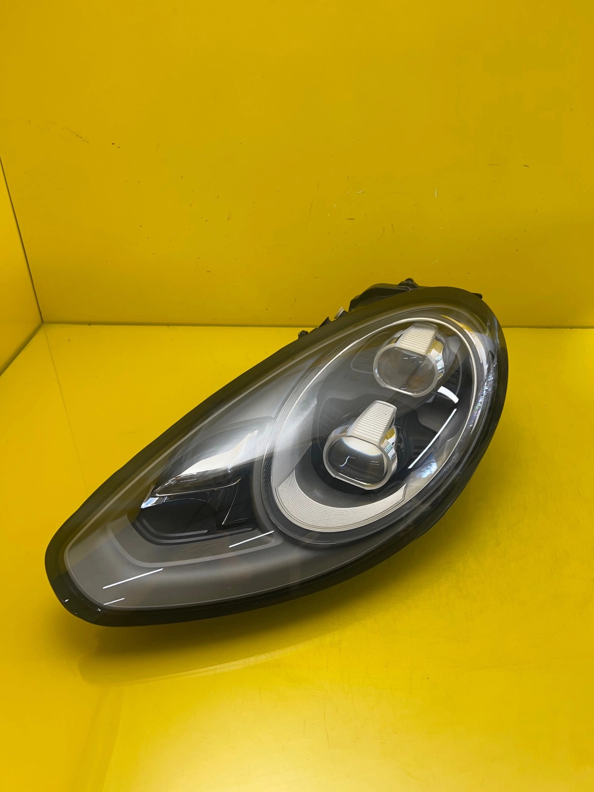 Phare gauche Porsche Panamera 970 Lift Bi-Xenon Led 970631071 USA Autolamps Phare gauche Porsche Panamera 970 Lift Bi-Xenon Led 970631071 USA